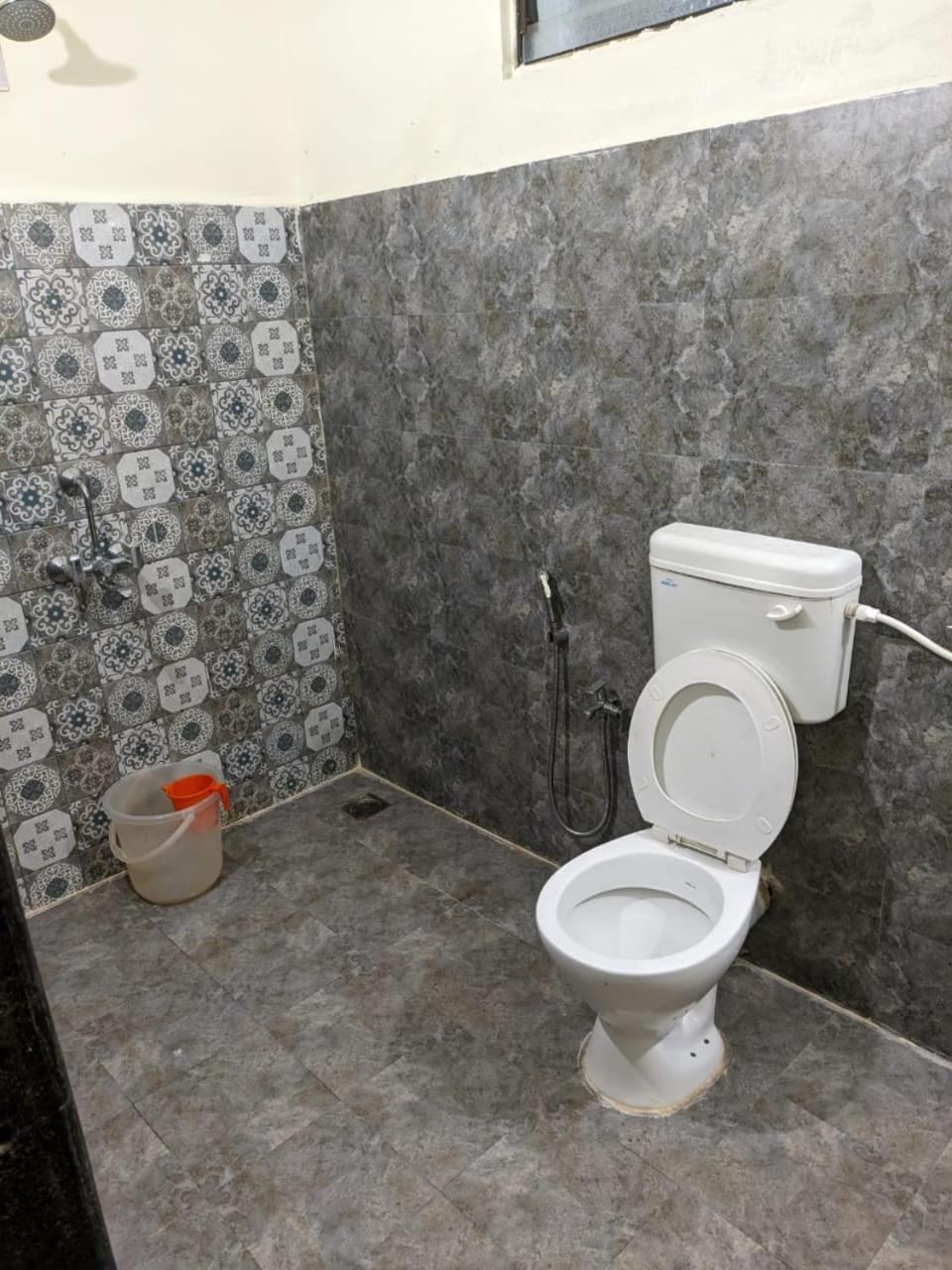 Double Room - Photo 5
