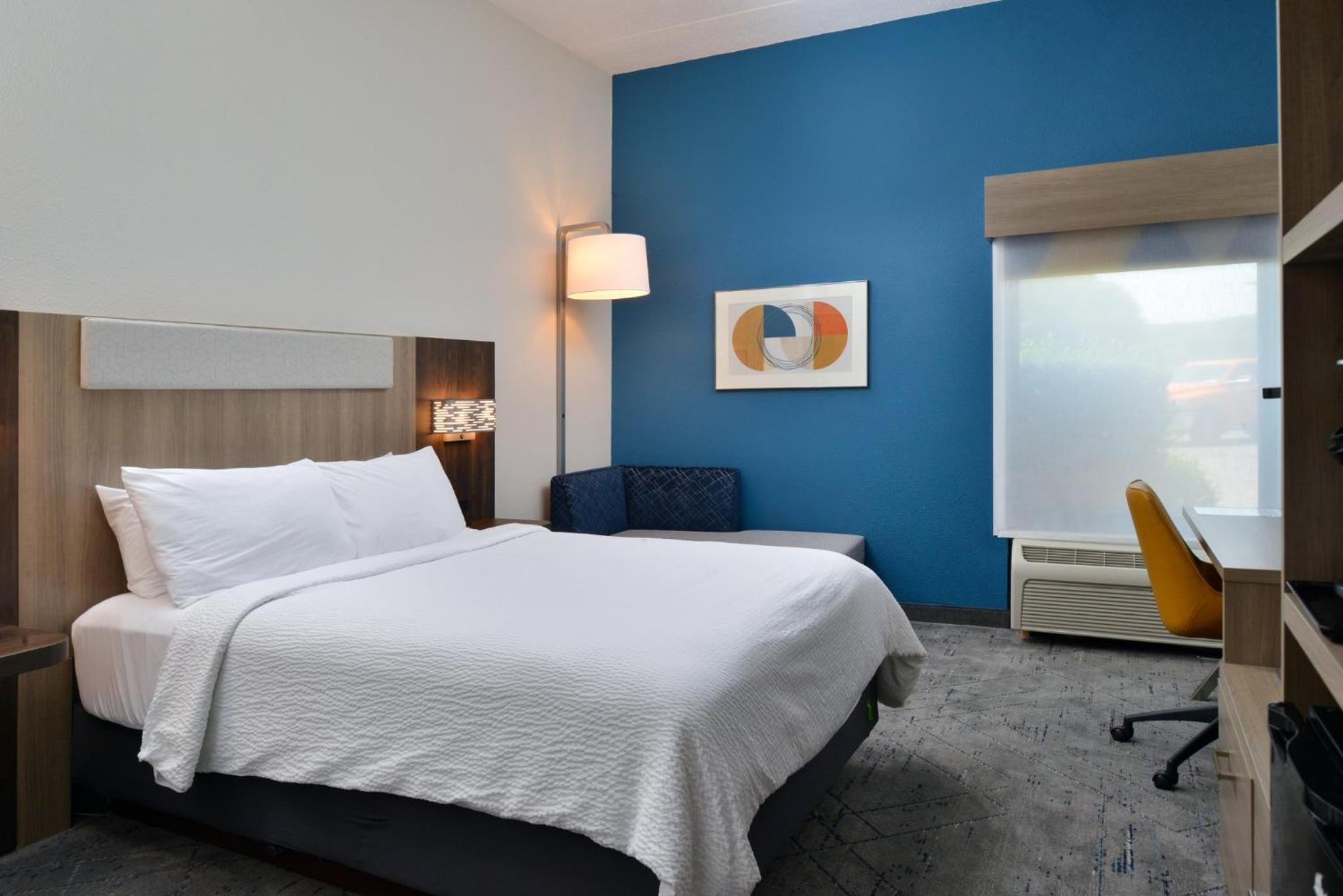 Standard Queen Room - Communications Access - Photo 1