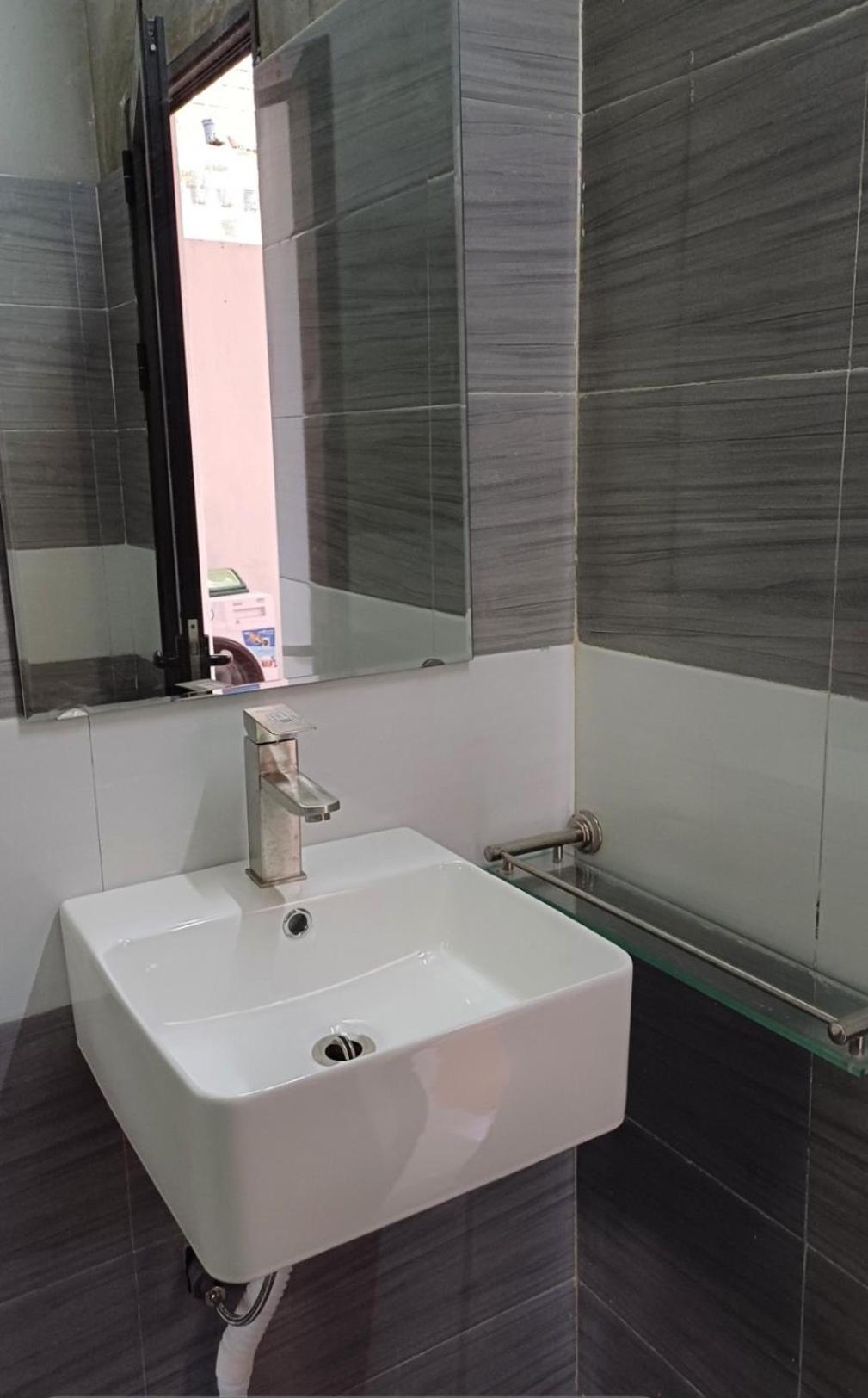 Double Room with Shared Bathroom photo 3