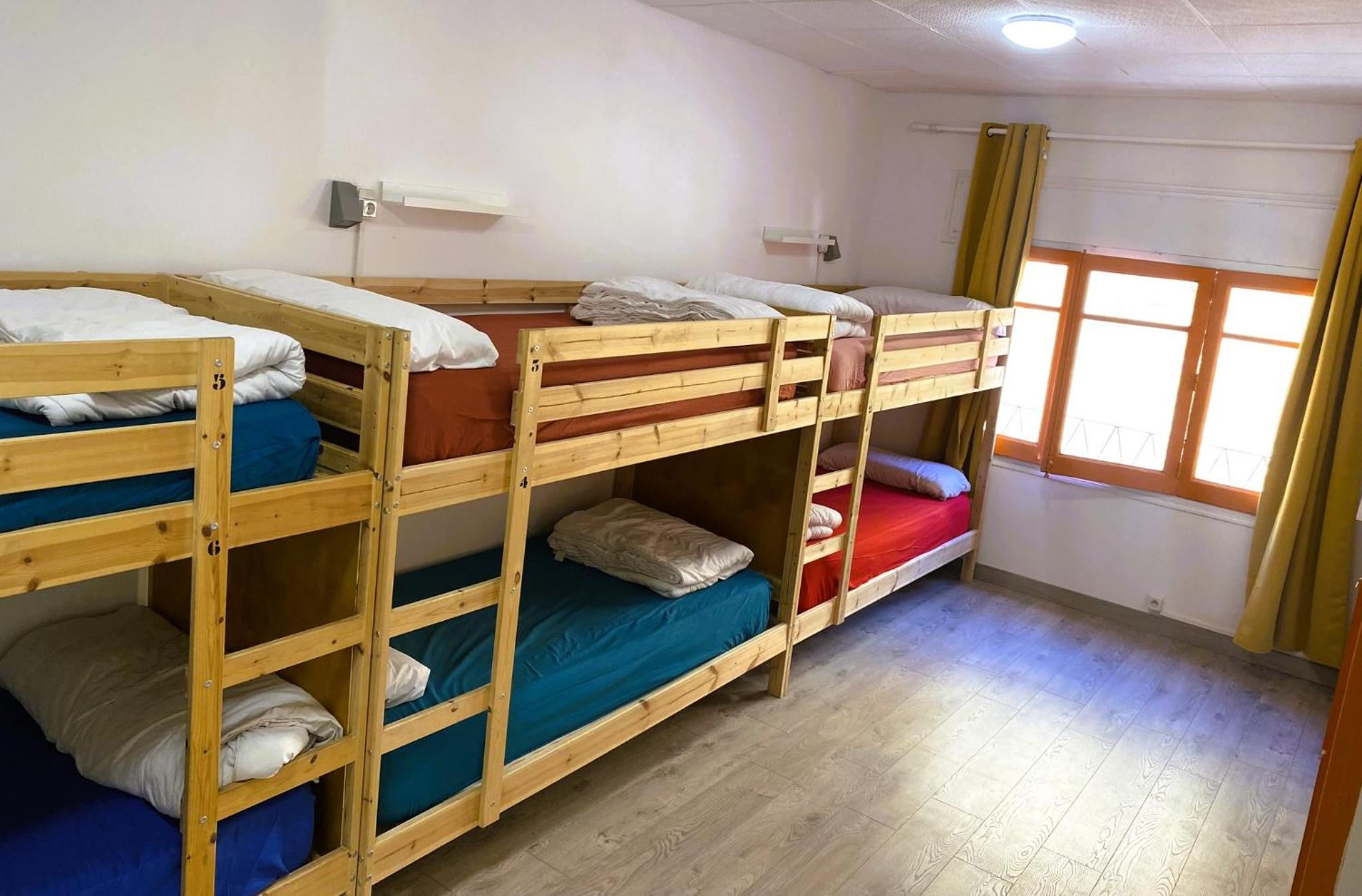 Bed in 8-Bed Dormitory Room photo 1