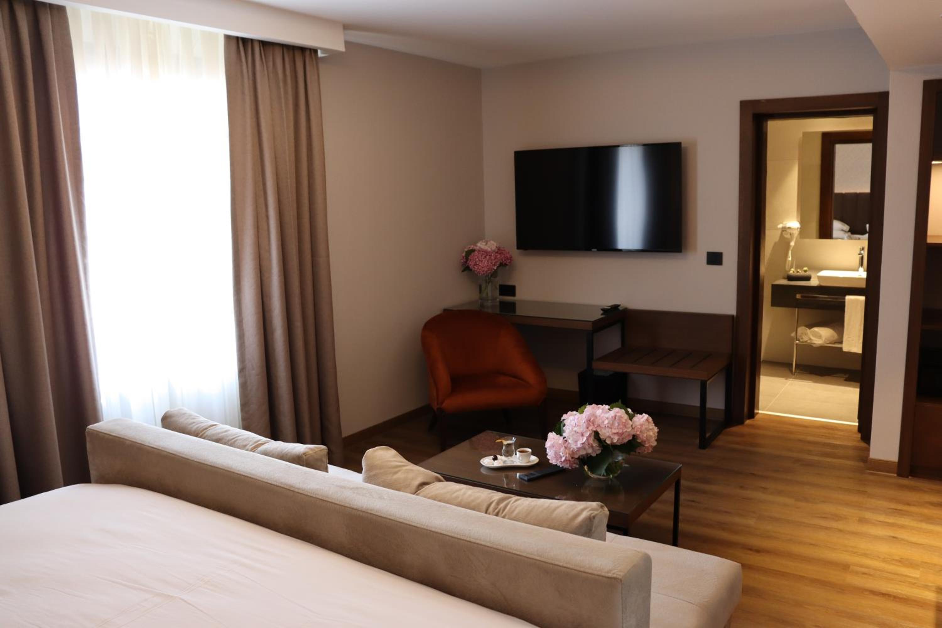 Deluxe Double Room photo 3
