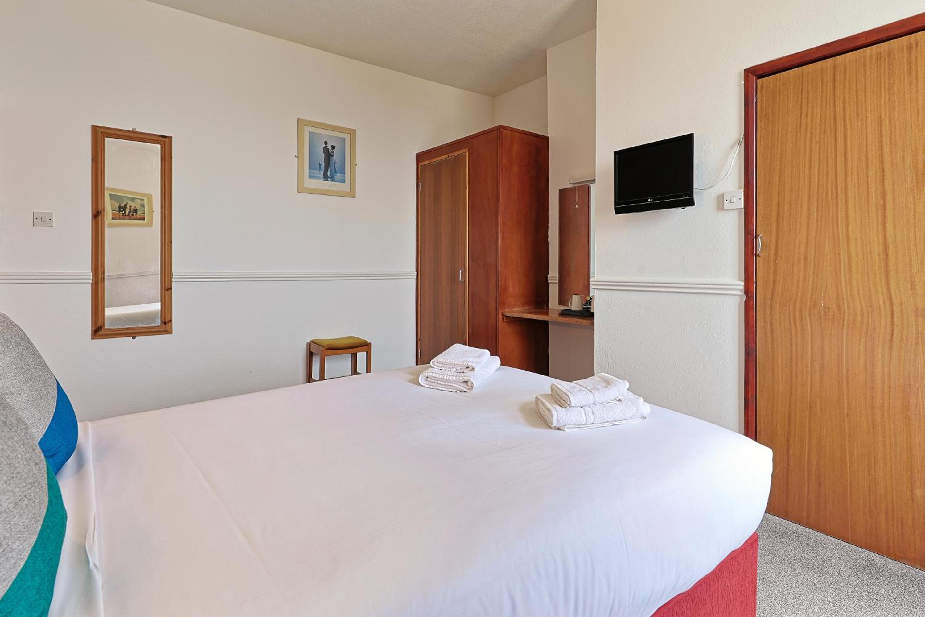 Compact Double Room photo 3