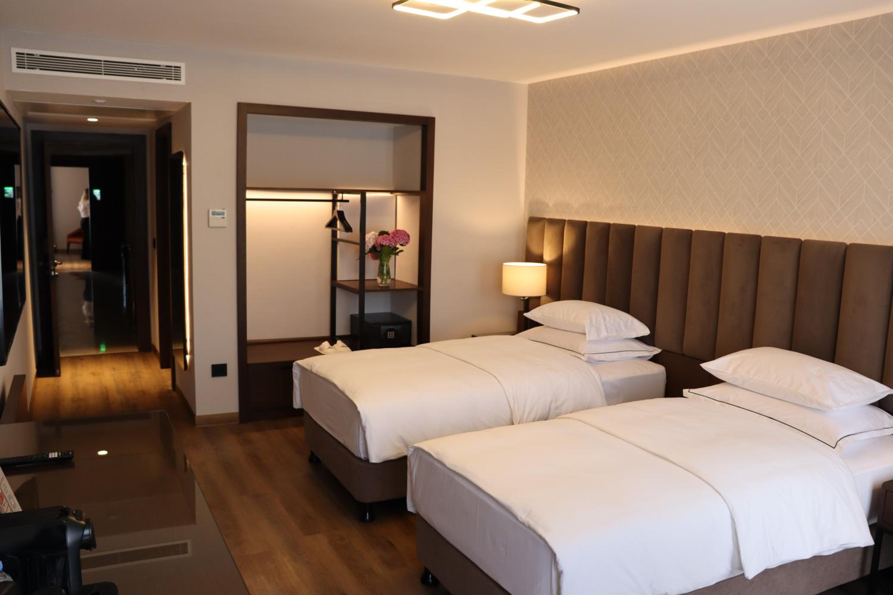 Deluxe Twin Room photo 2
