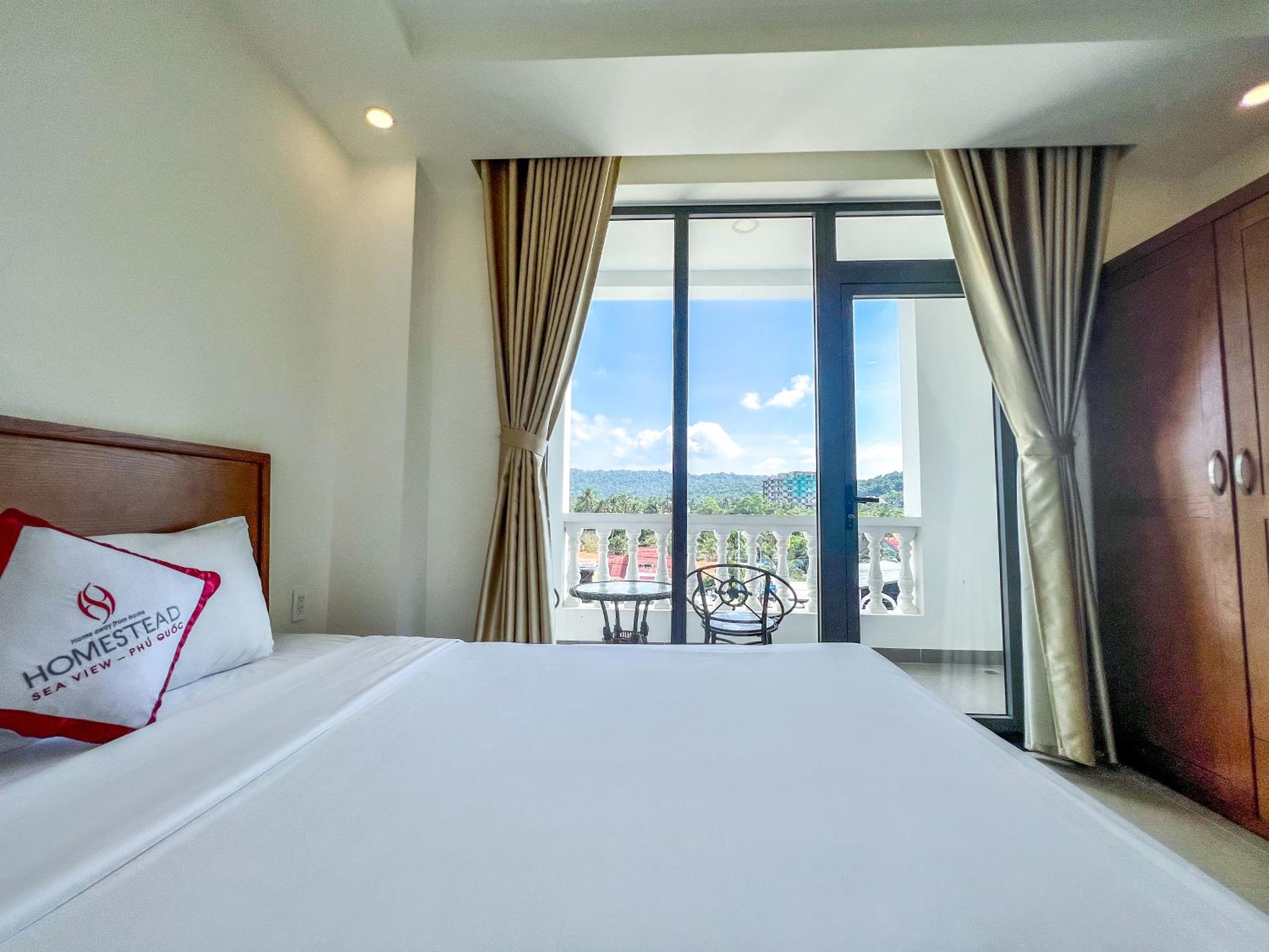 Double Room with Mountain View