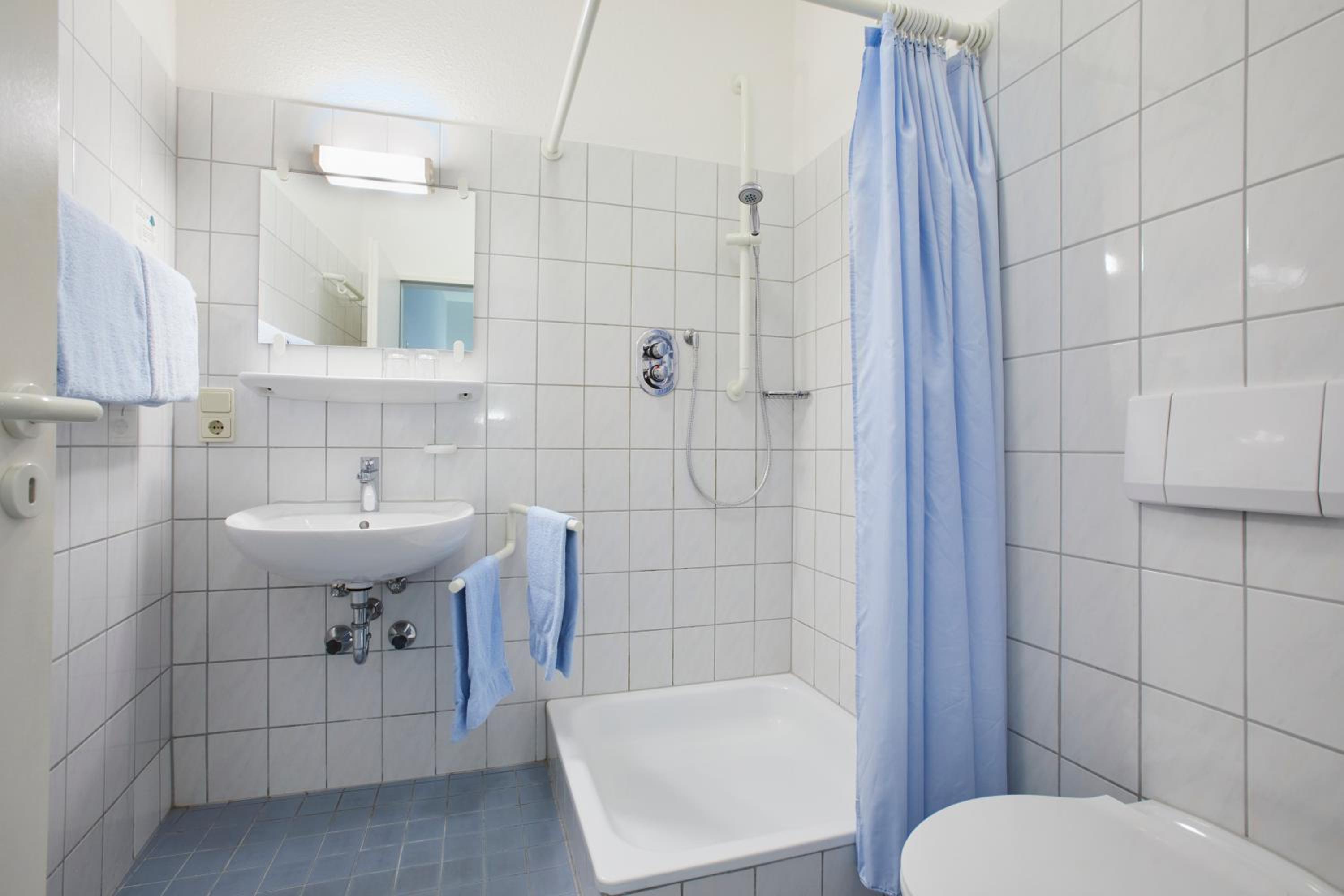Budget Double Room photo 3