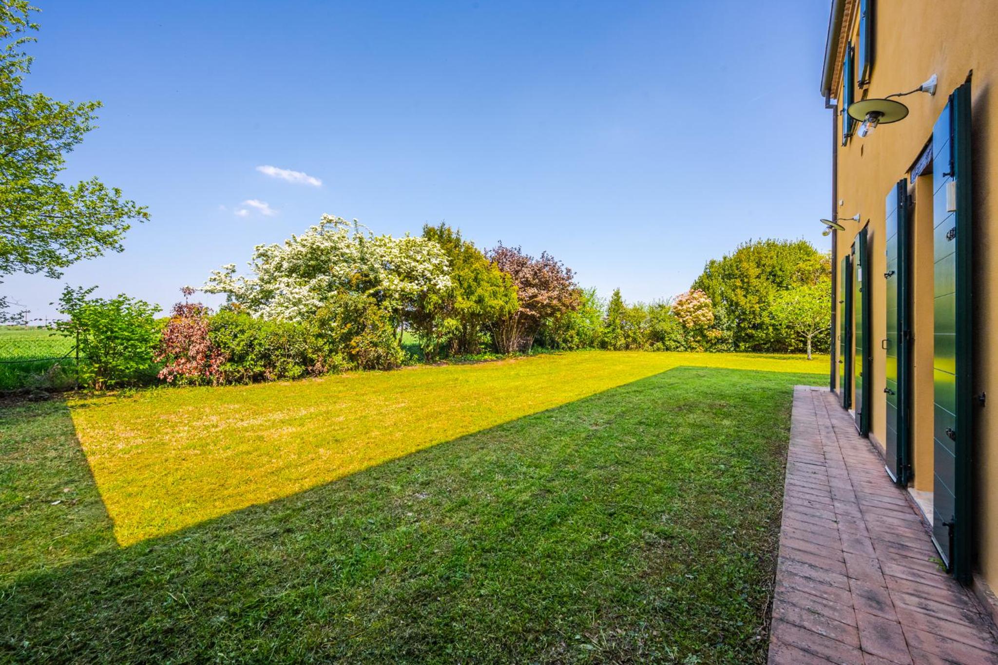 Villa photo 2