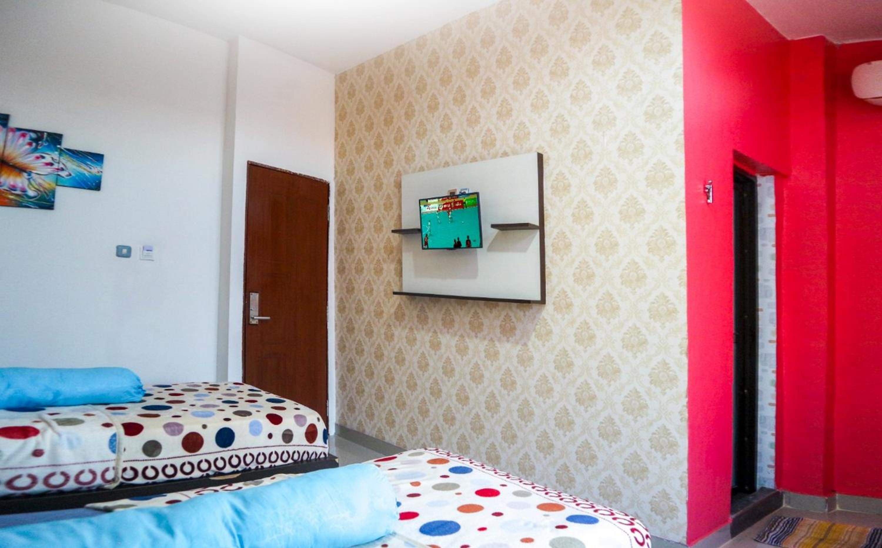 Twin Room - Photo 2