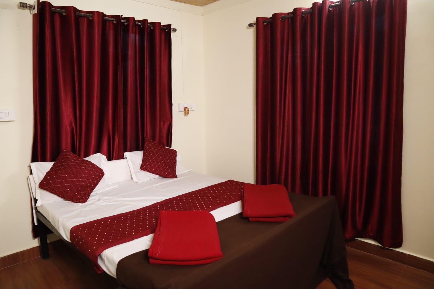 Queen Room photo 1