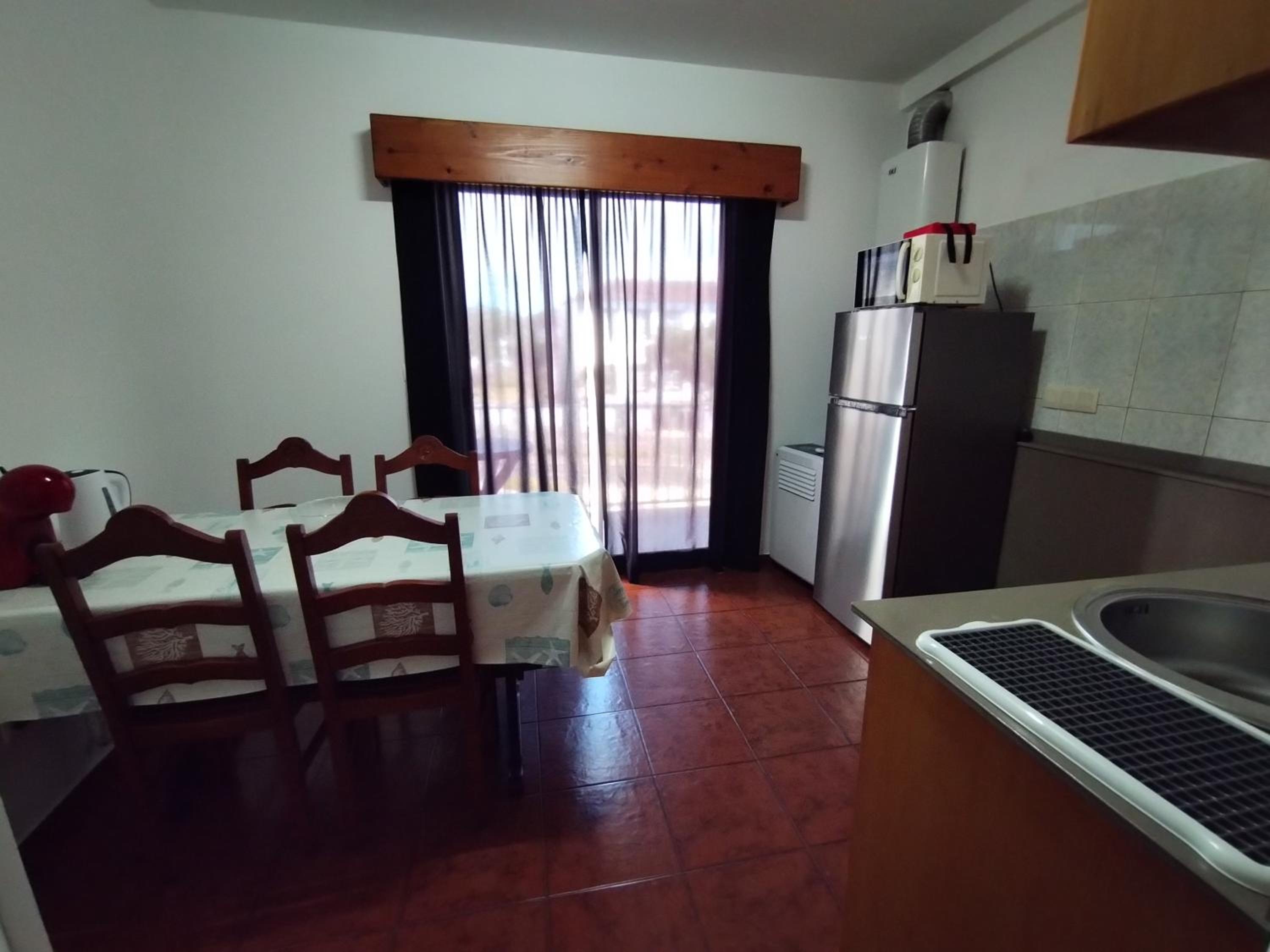 Superior One-Bedroom Apartment - Photo 5
