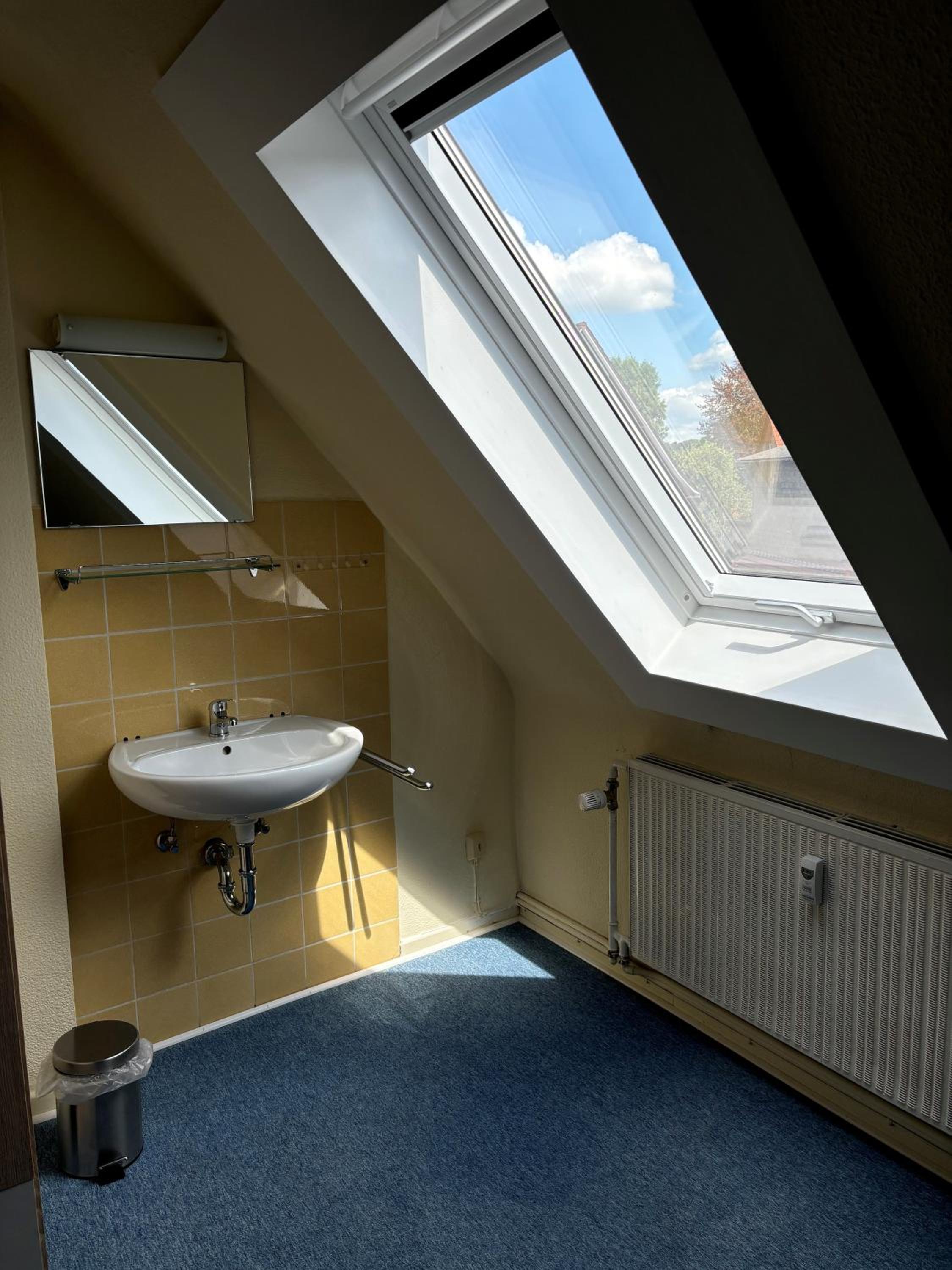 Double Room with Shared Bathroom photo 3