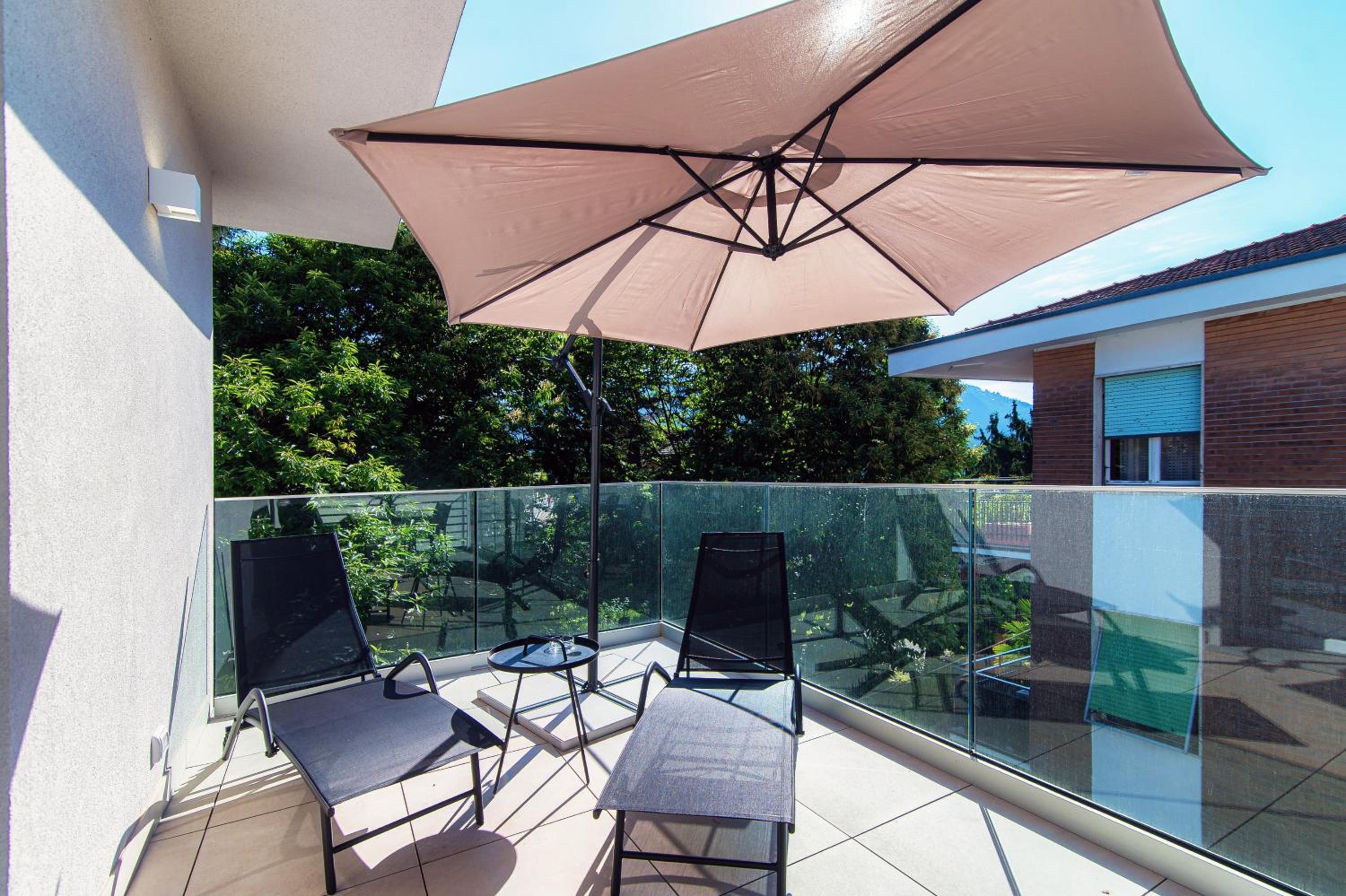 Two-Bedroom Apartment with Balcony photo 2