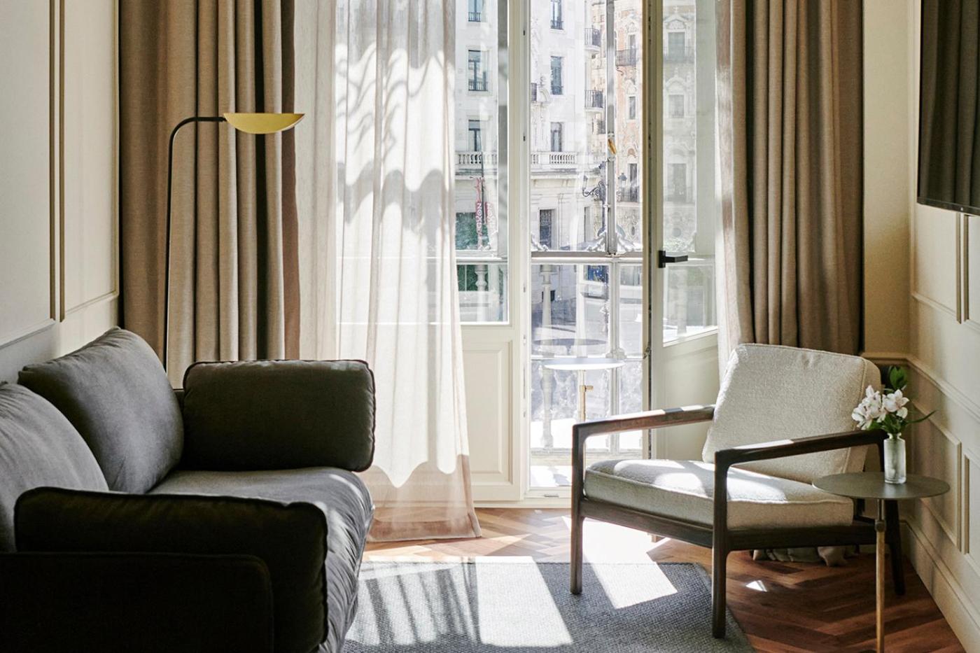 Suite - Photo 2