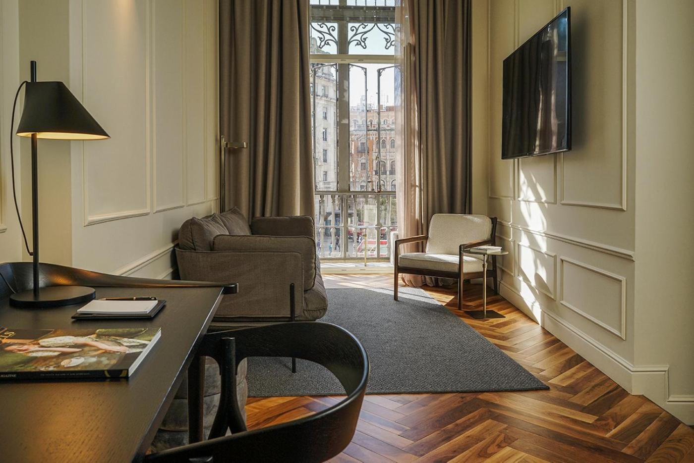 Suite - Photo 3