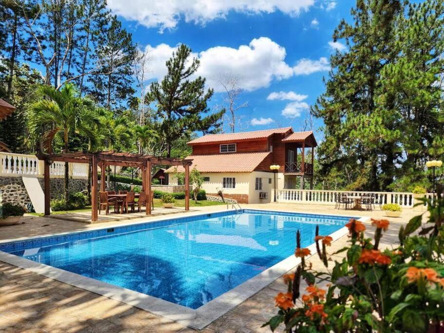 Villa photo 1