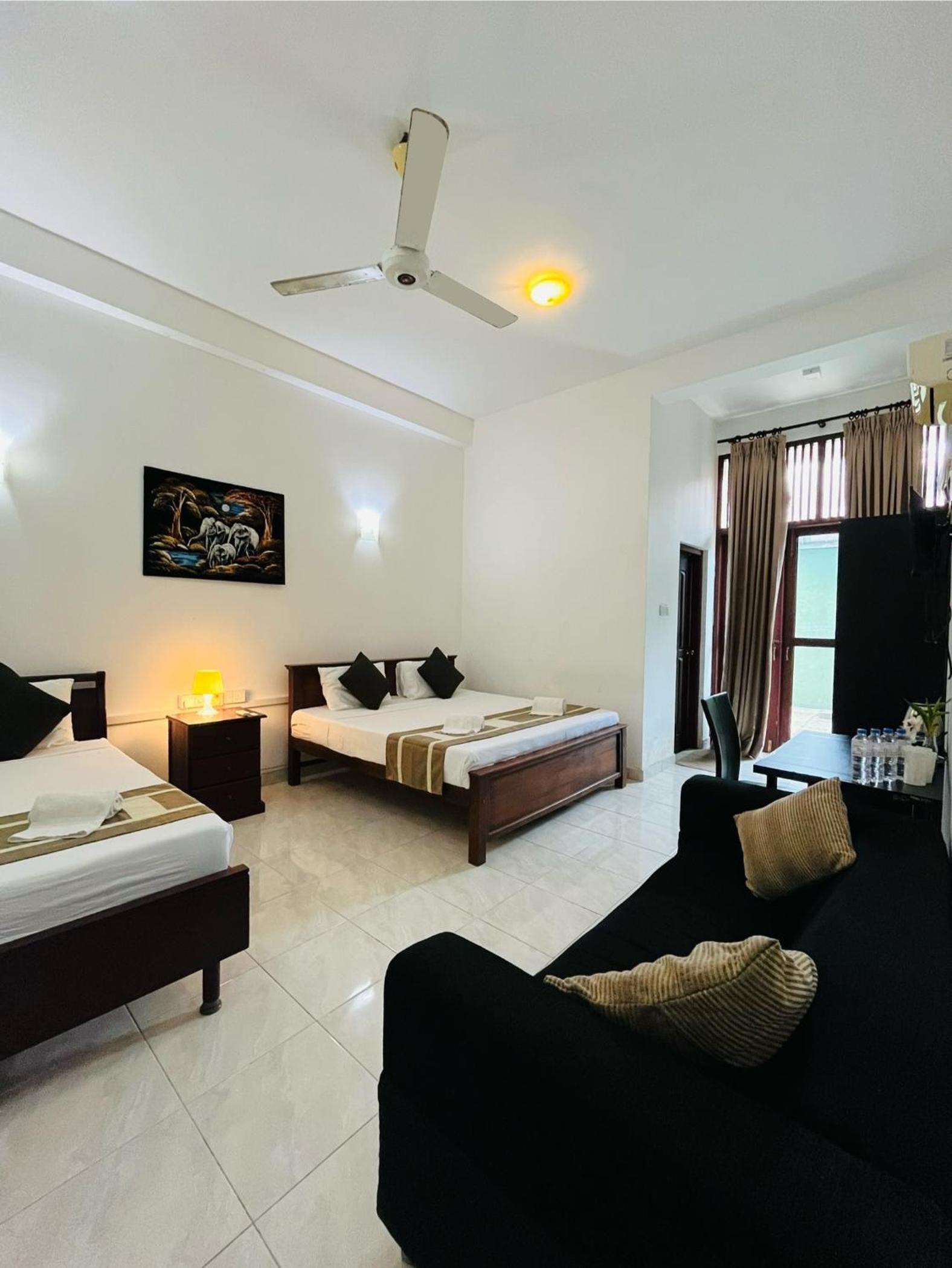 Deluxe Family Room