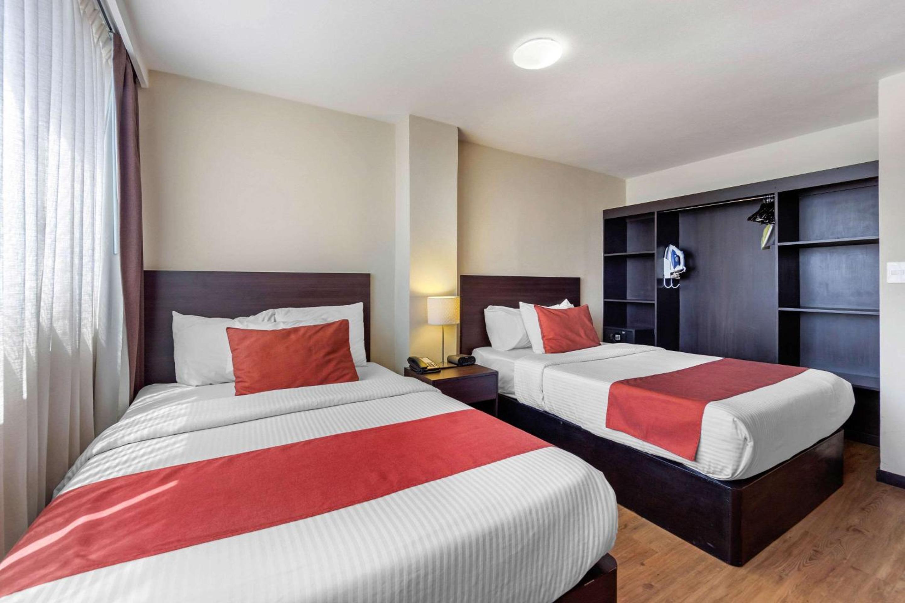 Double Suite - Non-Smoking photo 3