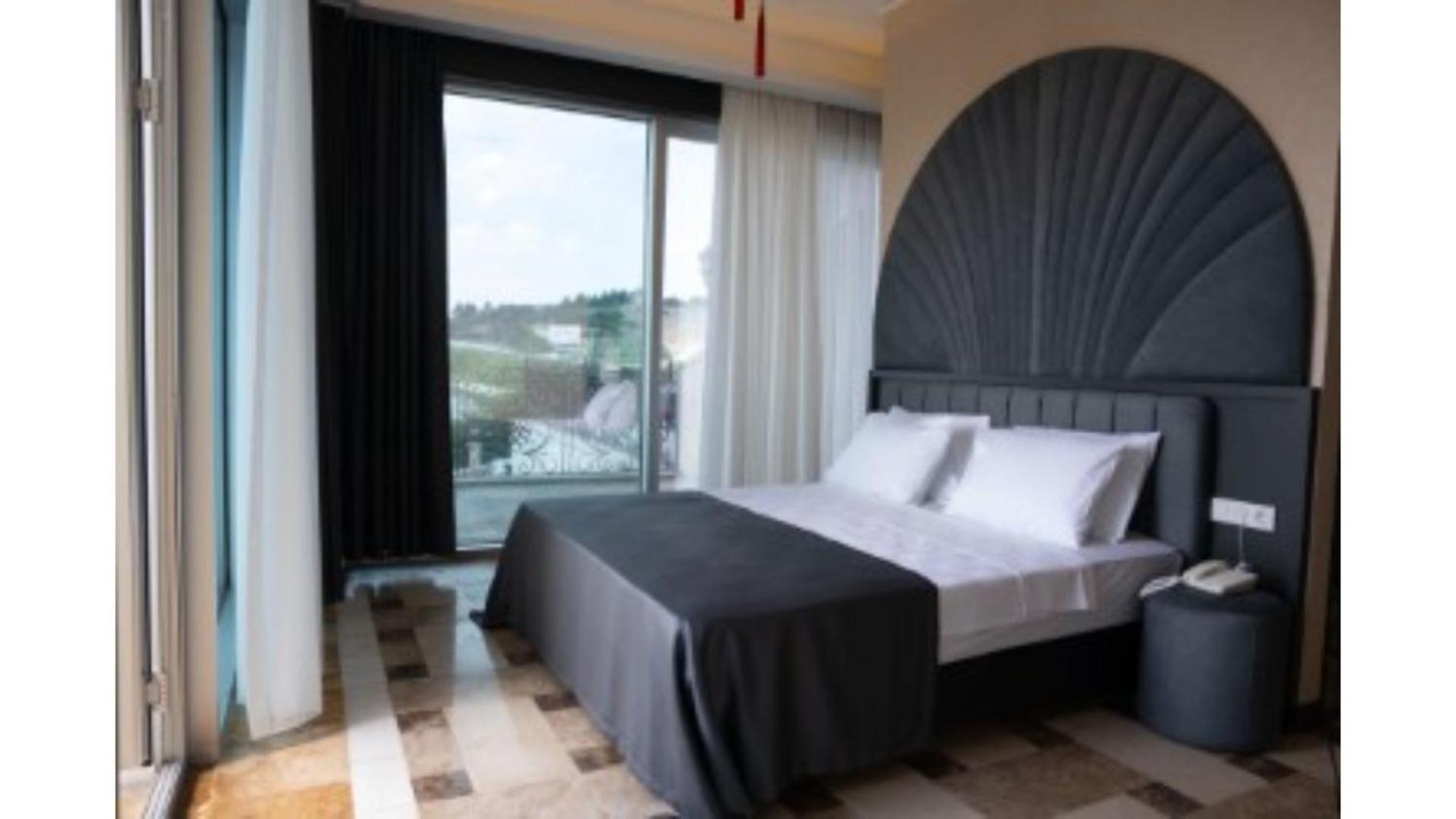 Deluxe Suite photo 2