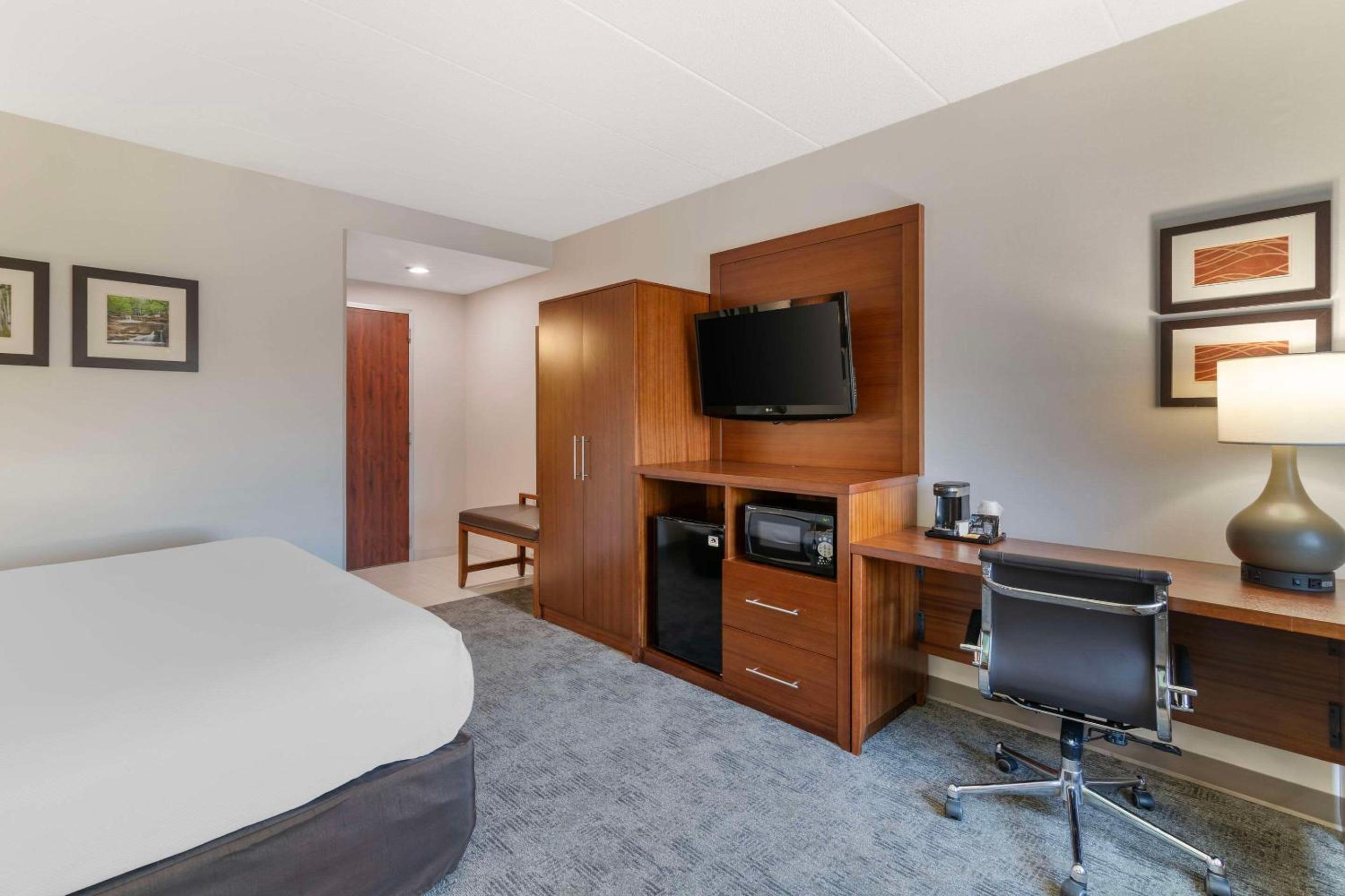 King Room - Non-Smoking - Photo 1