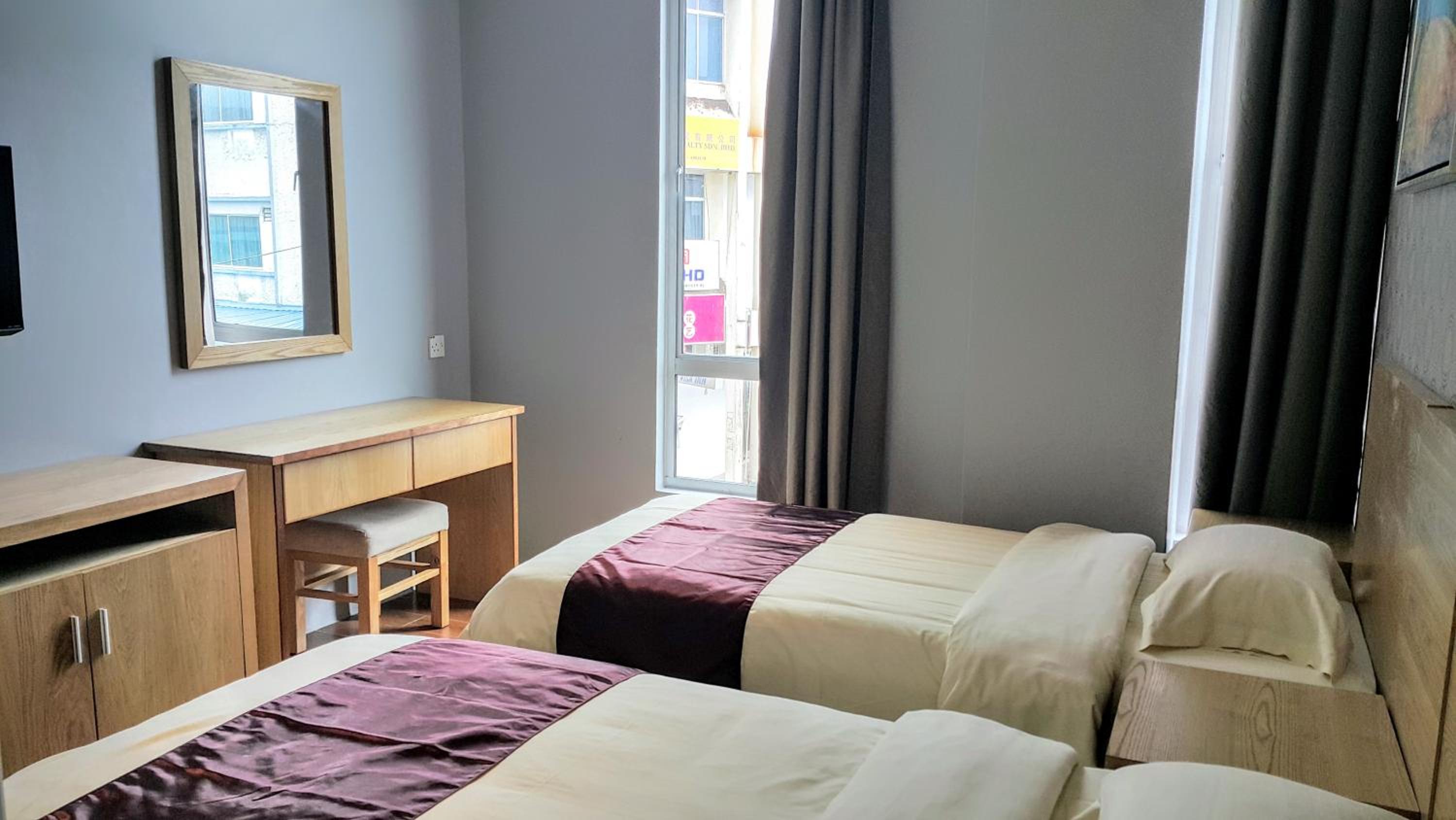 Twin Room - Photo 2