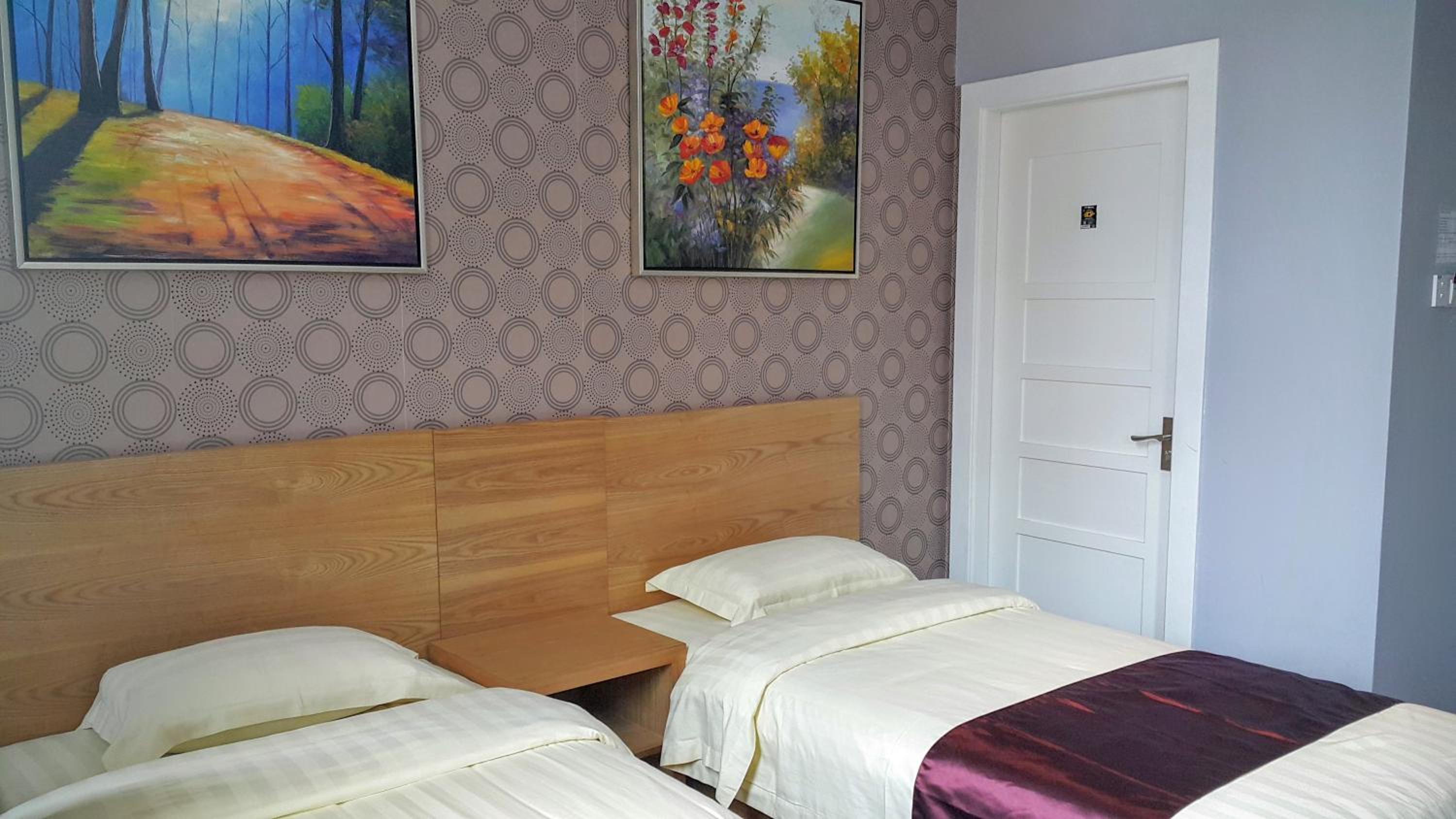 Twin Room - Photo 3