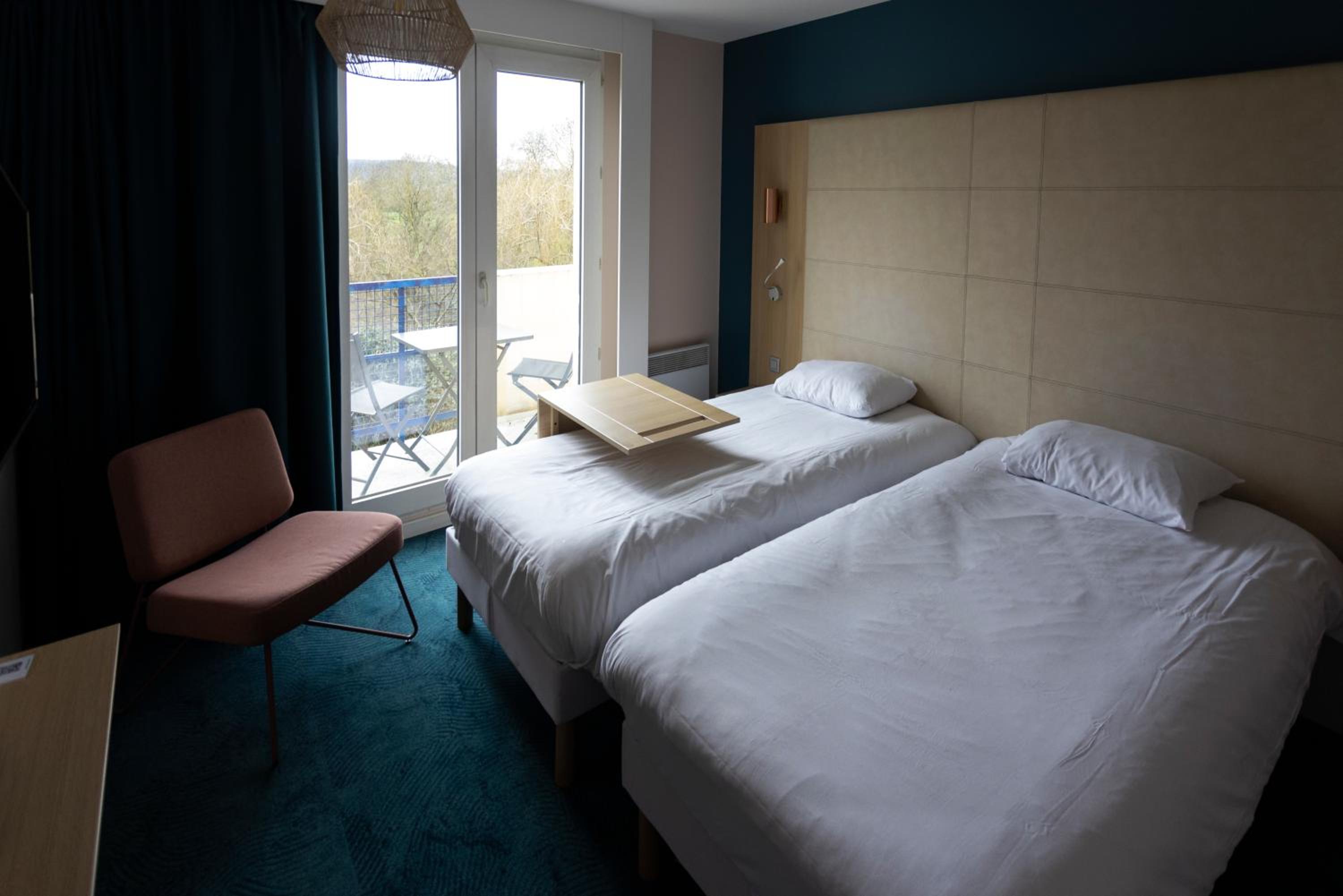 Twin Room - Photo 1
