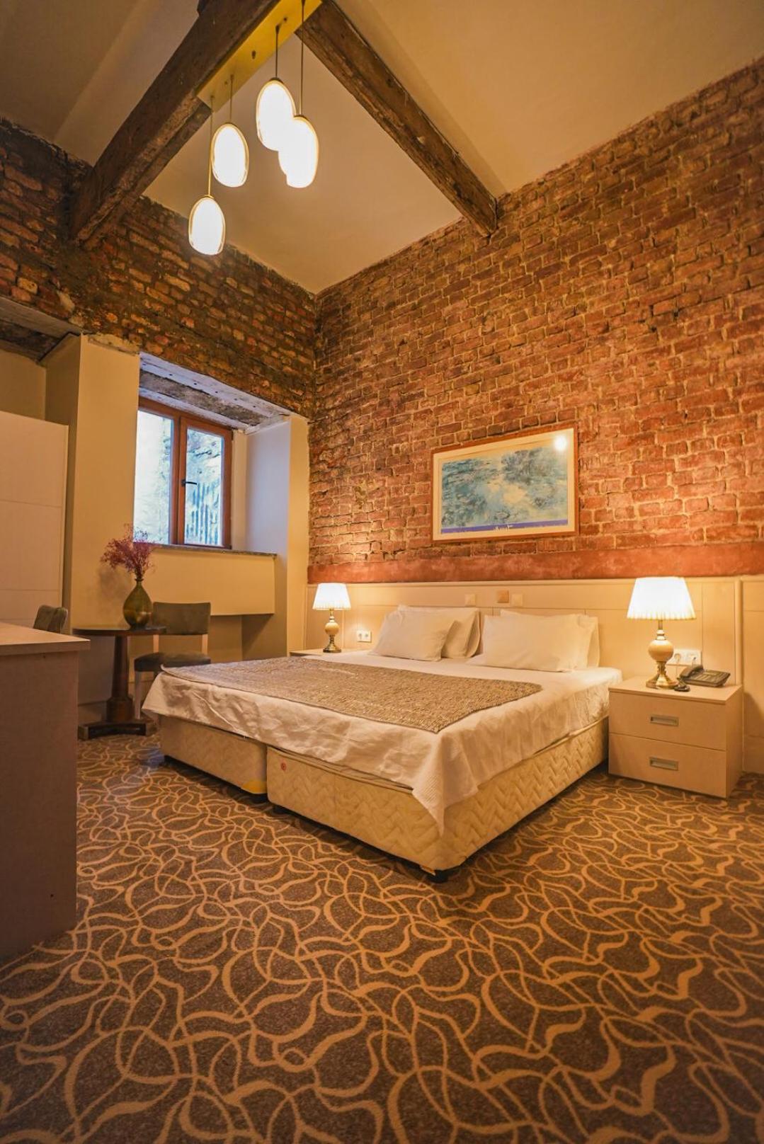 Budget Double Room photo 2