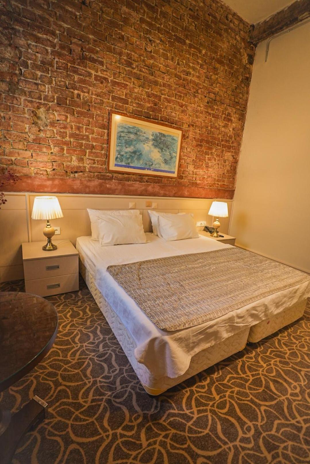 Budget Double Room photo 3