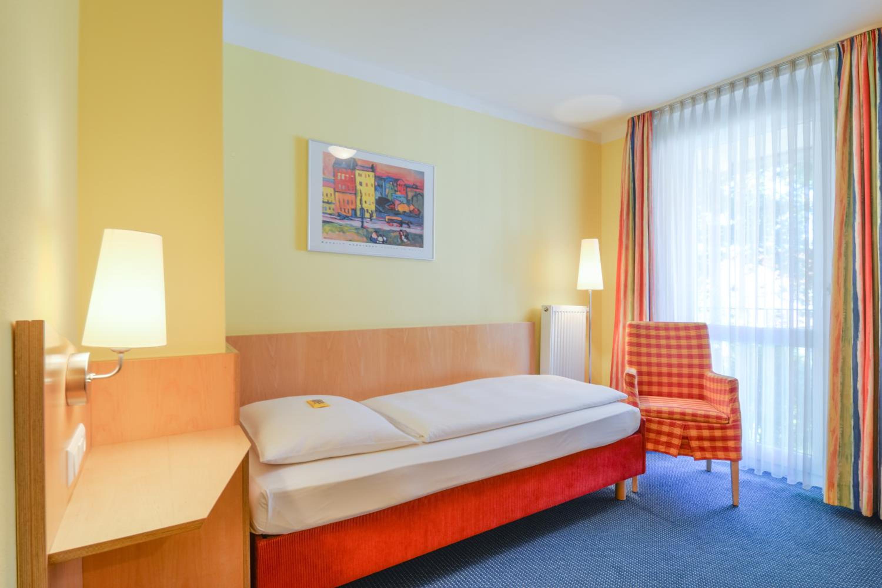Single Room photo 2
