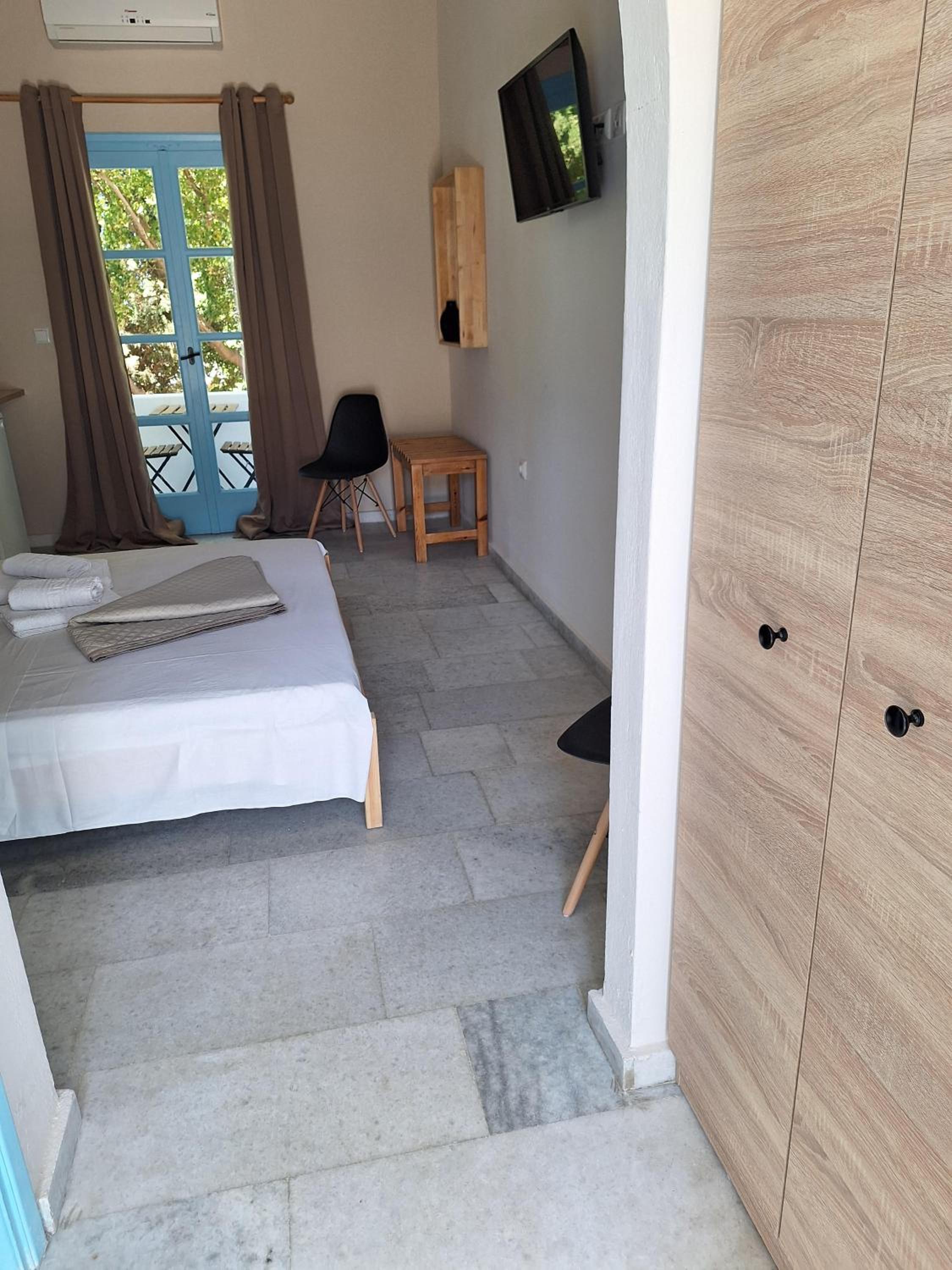 Apartment with Garden View - Photo 4