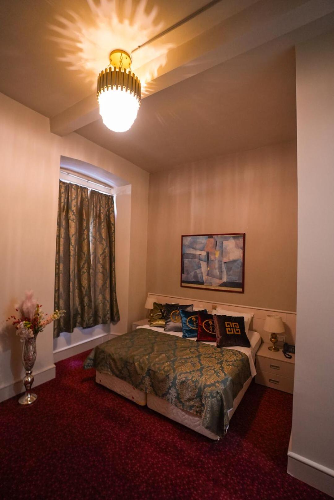 Superior Queen Room photo 1