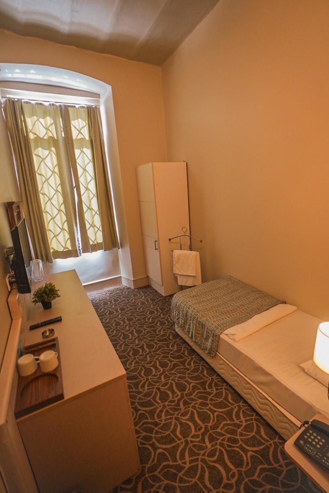 Single Room photo 3