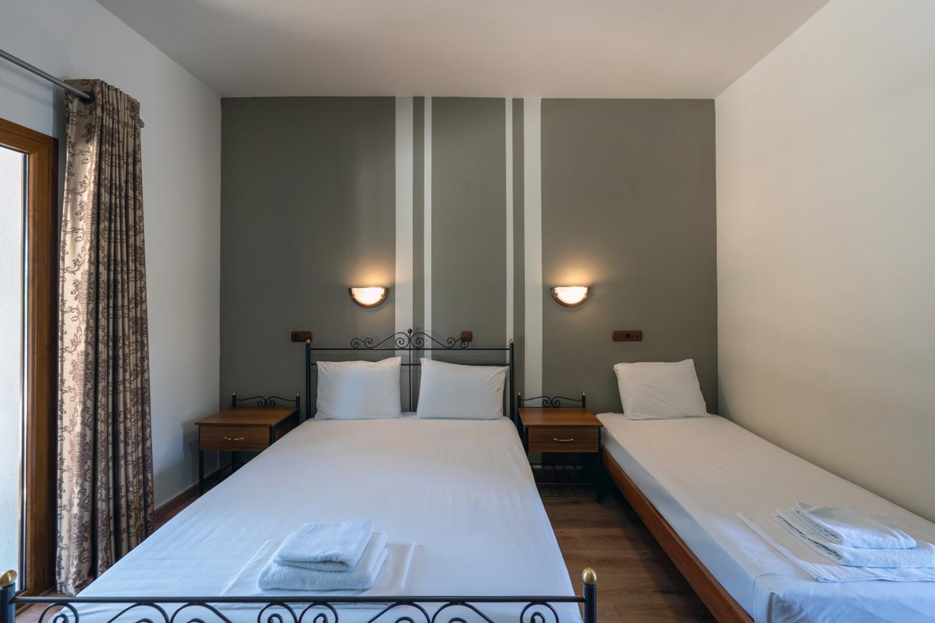 Economy Triple Room