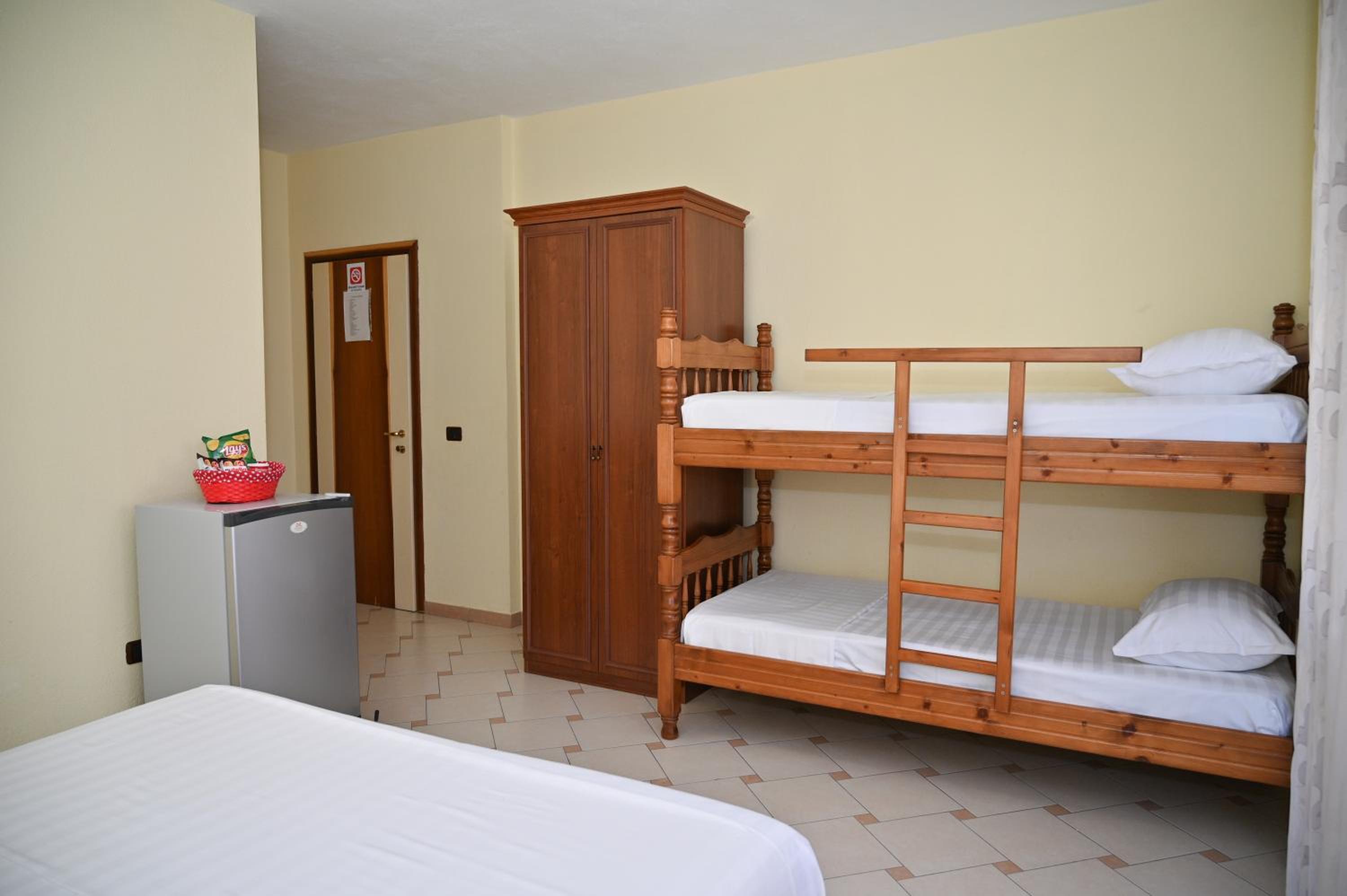 Quadruple Room with Balcony photo 2