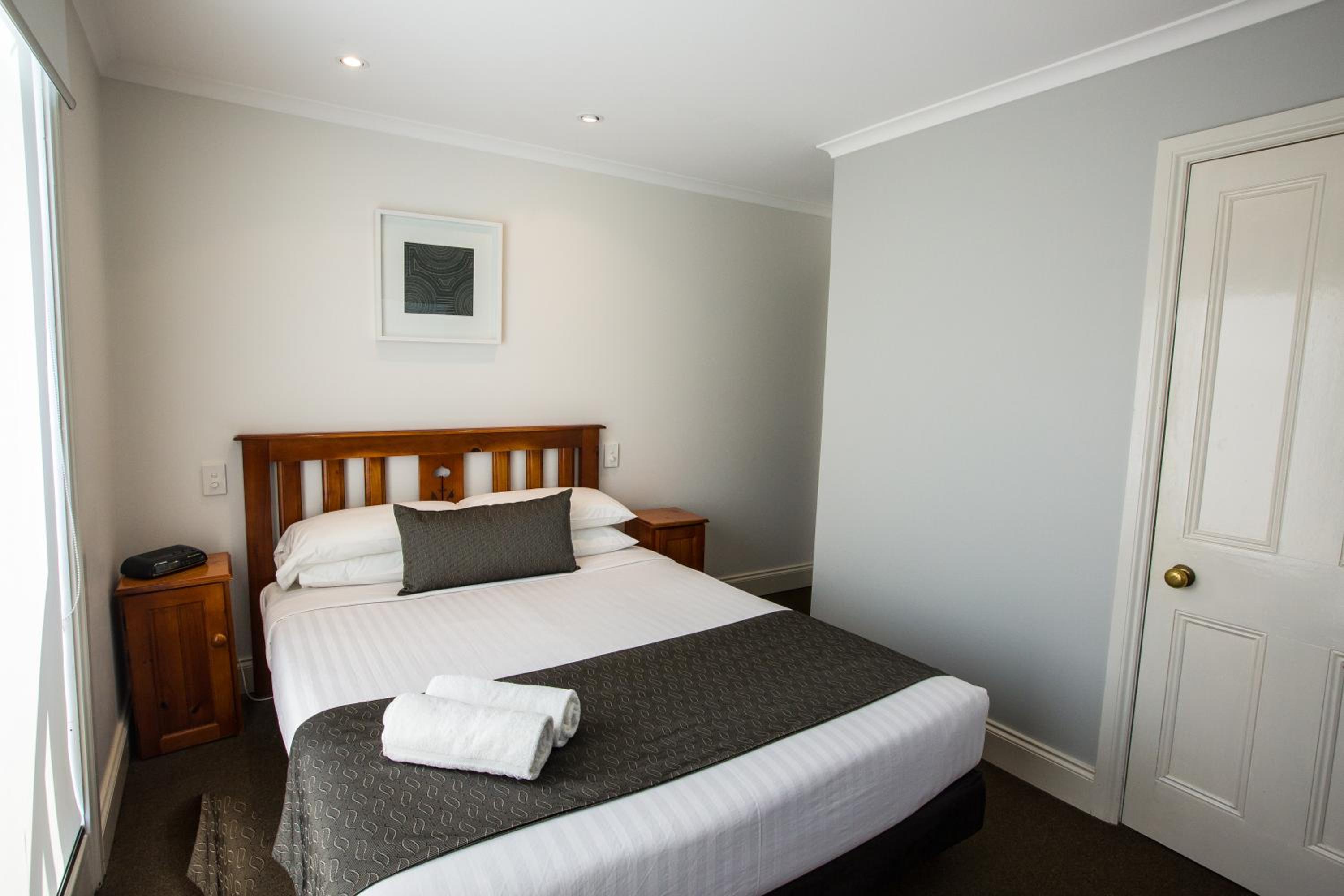 Small Double Room with Private Bathroom - Guest House - Photo 6