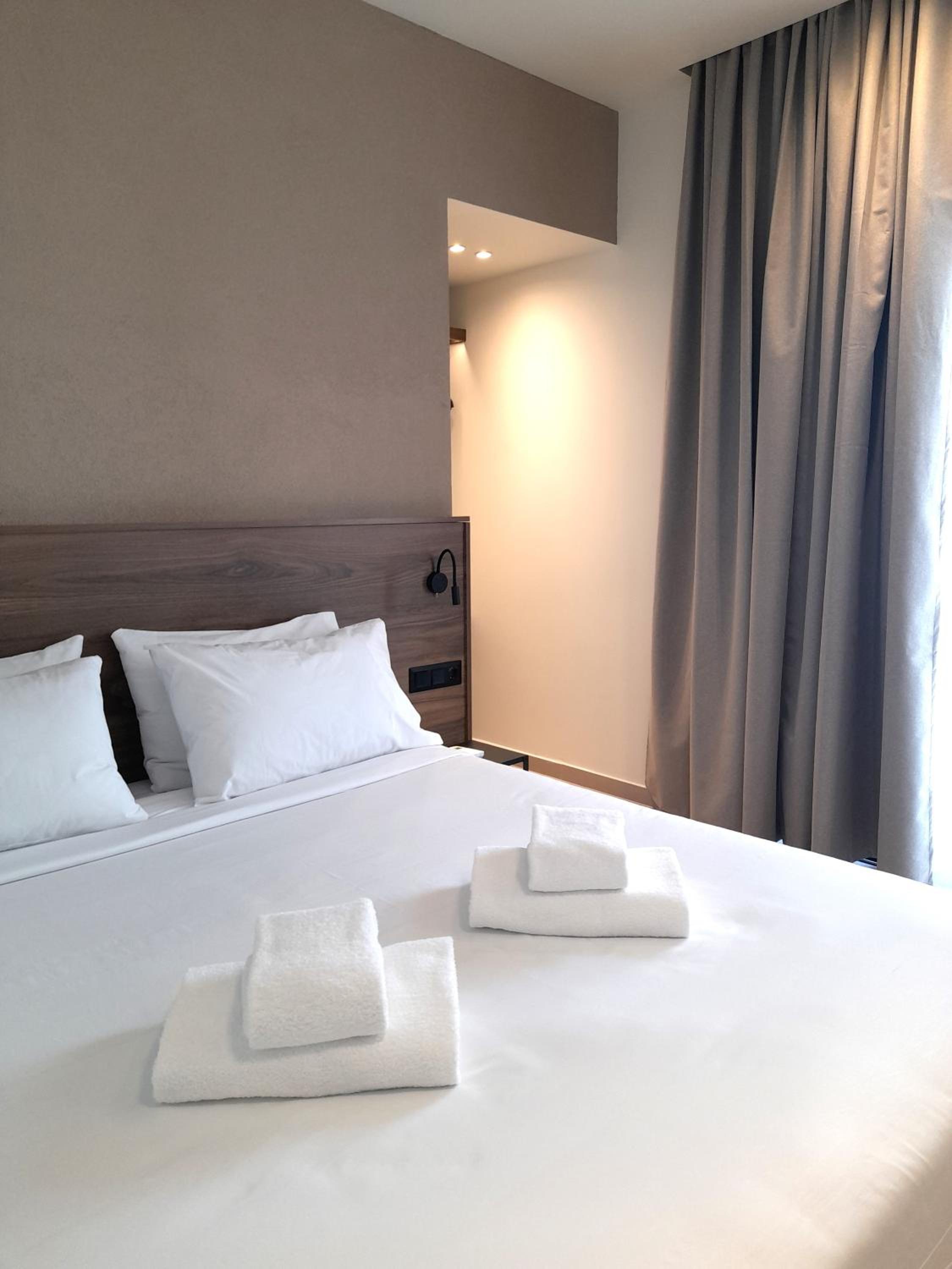 Budget Double Room - Photo 1