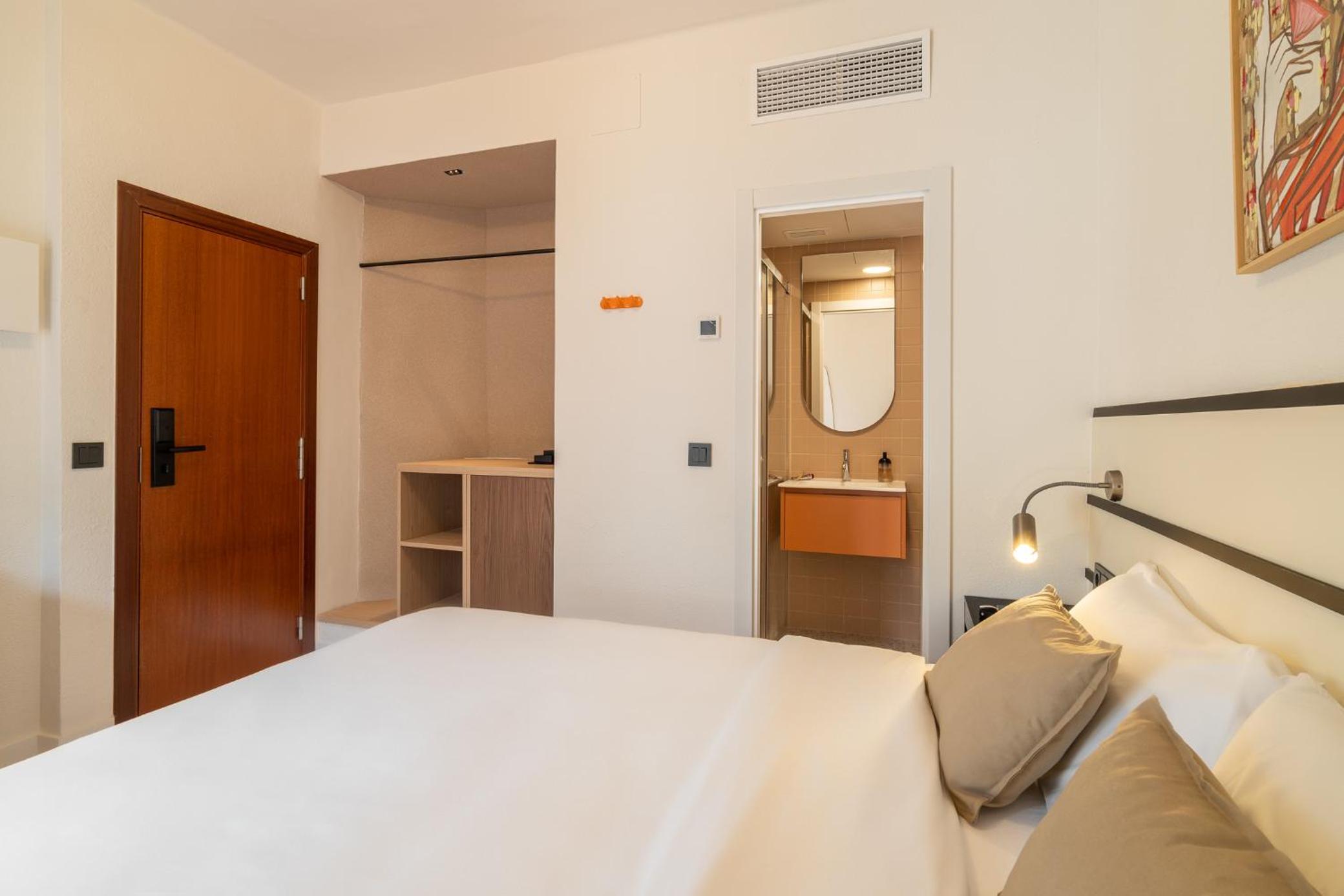 Double Room with Terrace - Photo 8