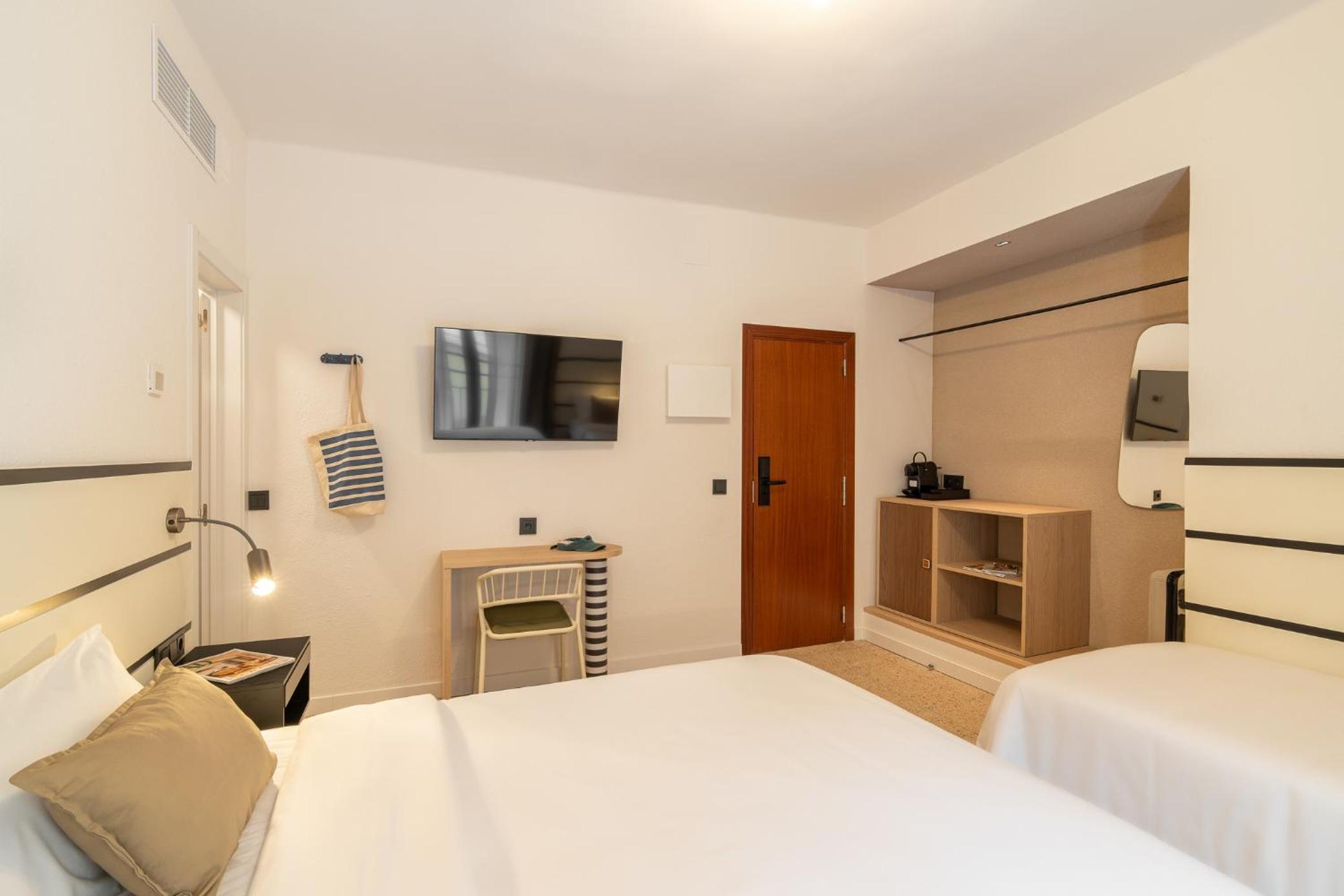 Superior Triple Room - Photo 2