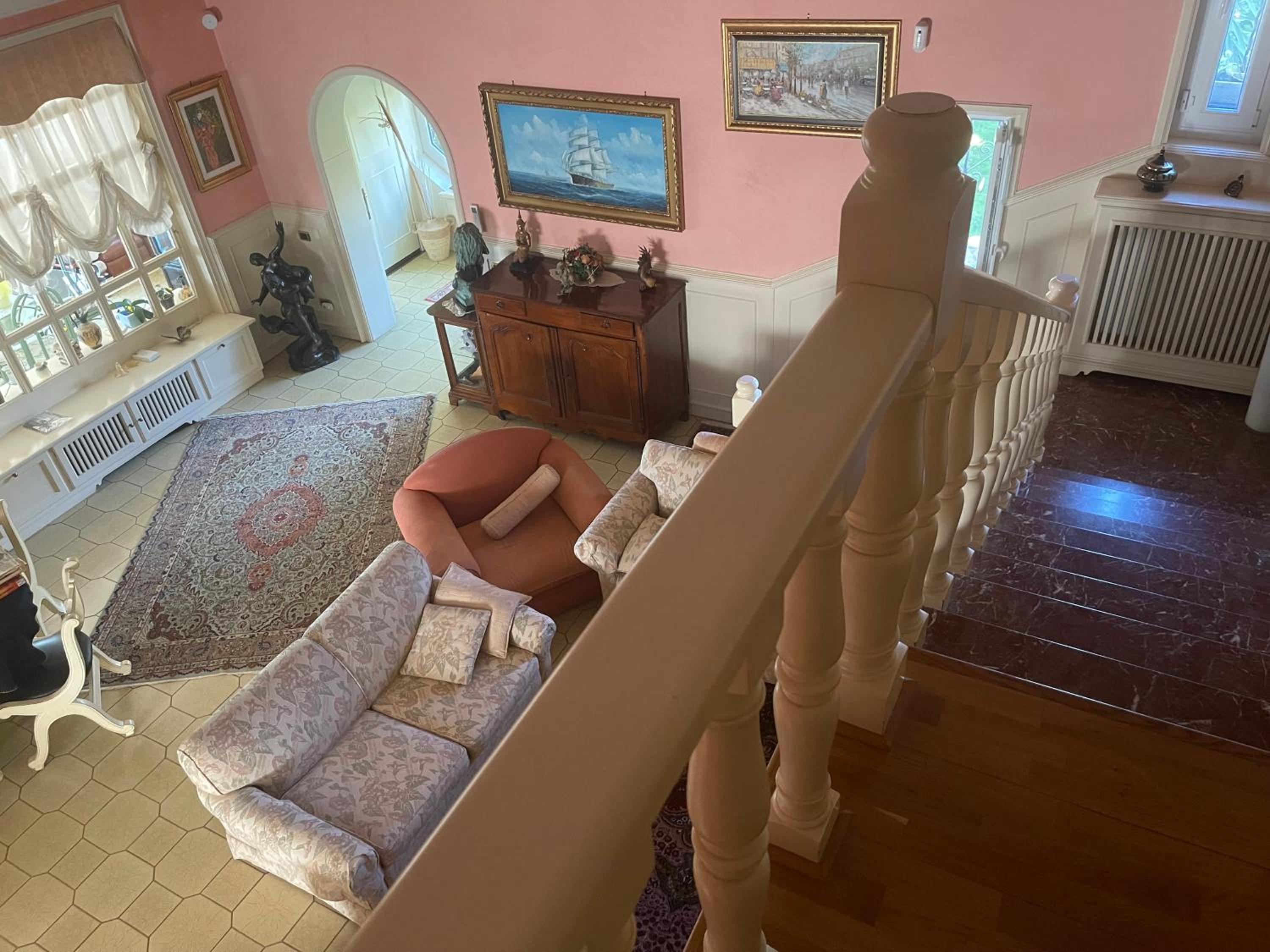 Villa photo 1