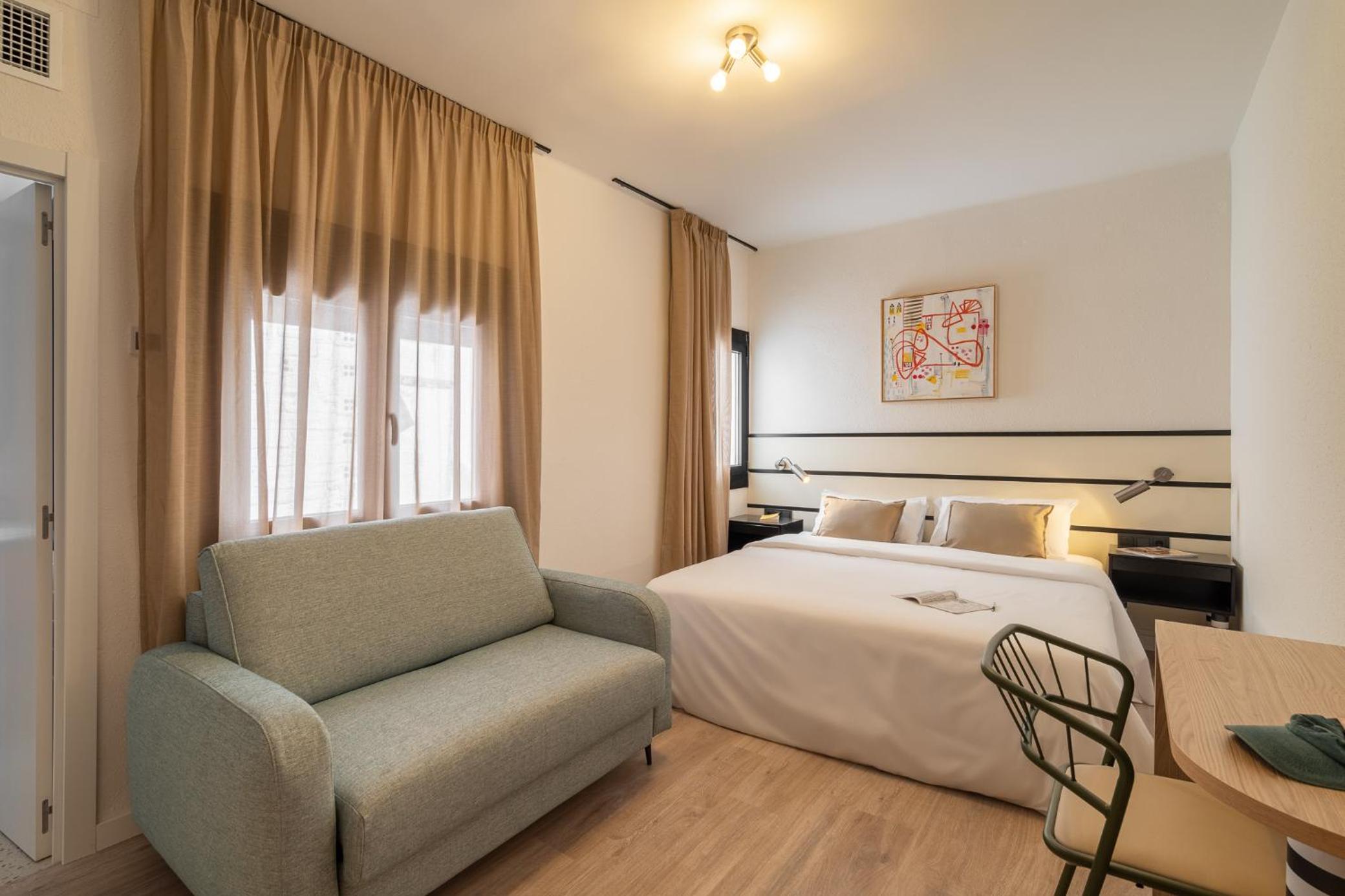 Standard Triple Room - Photo 1