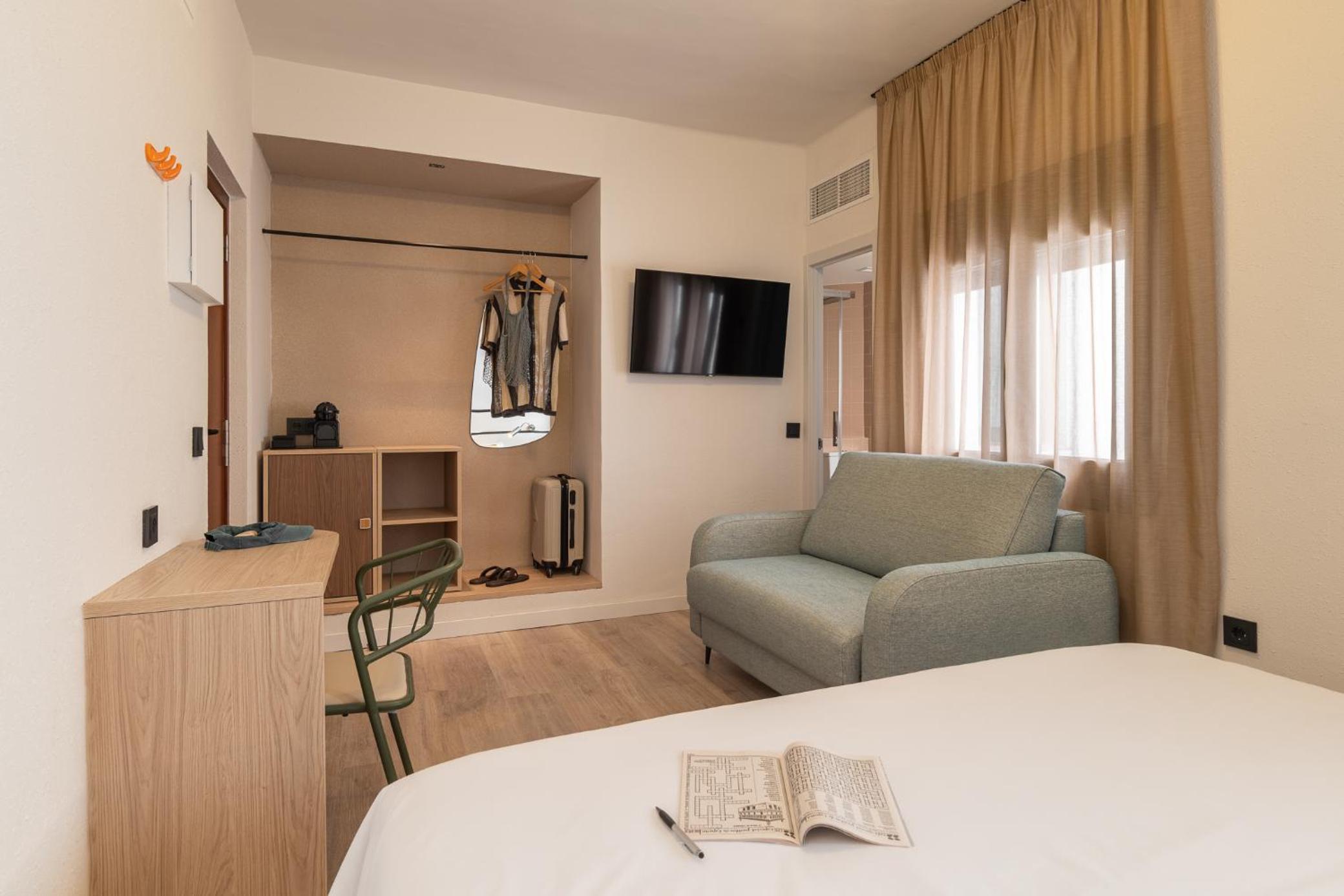 Standard Triple Room - Photo 4