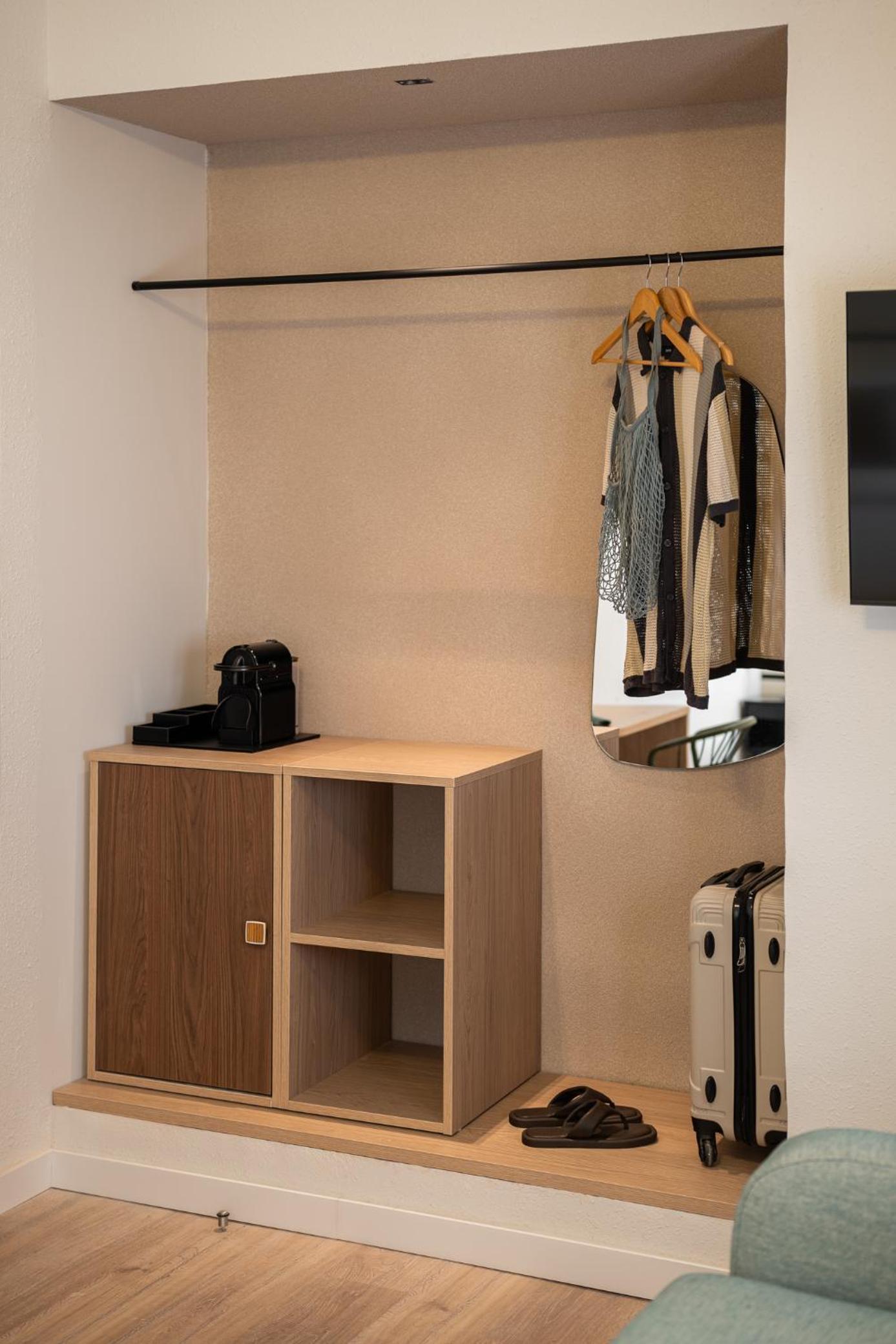 Standard Triple Room - Photo 7