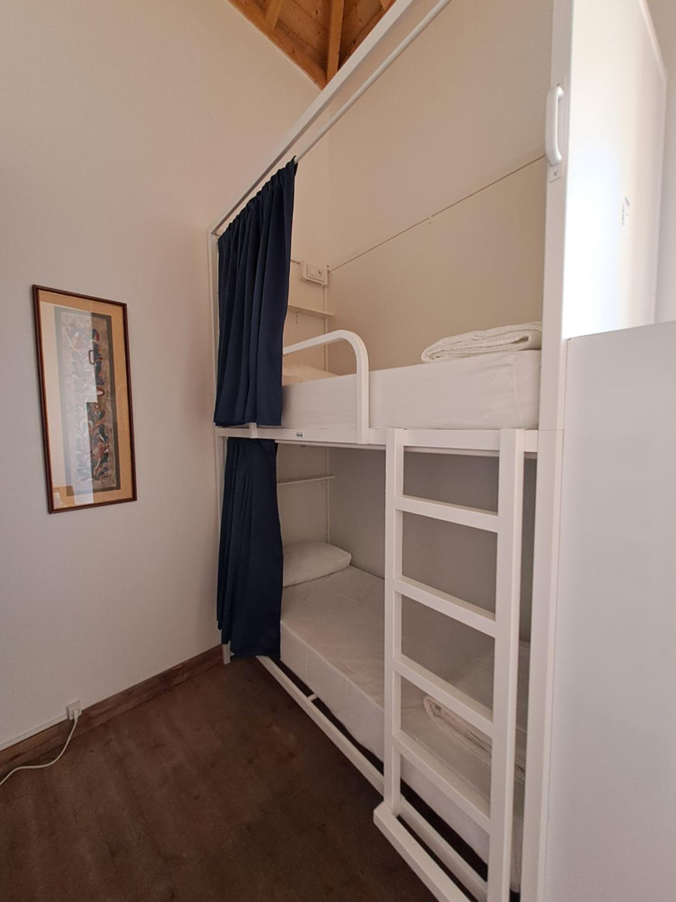 Quadruple Room with Private Bathroom photo 2