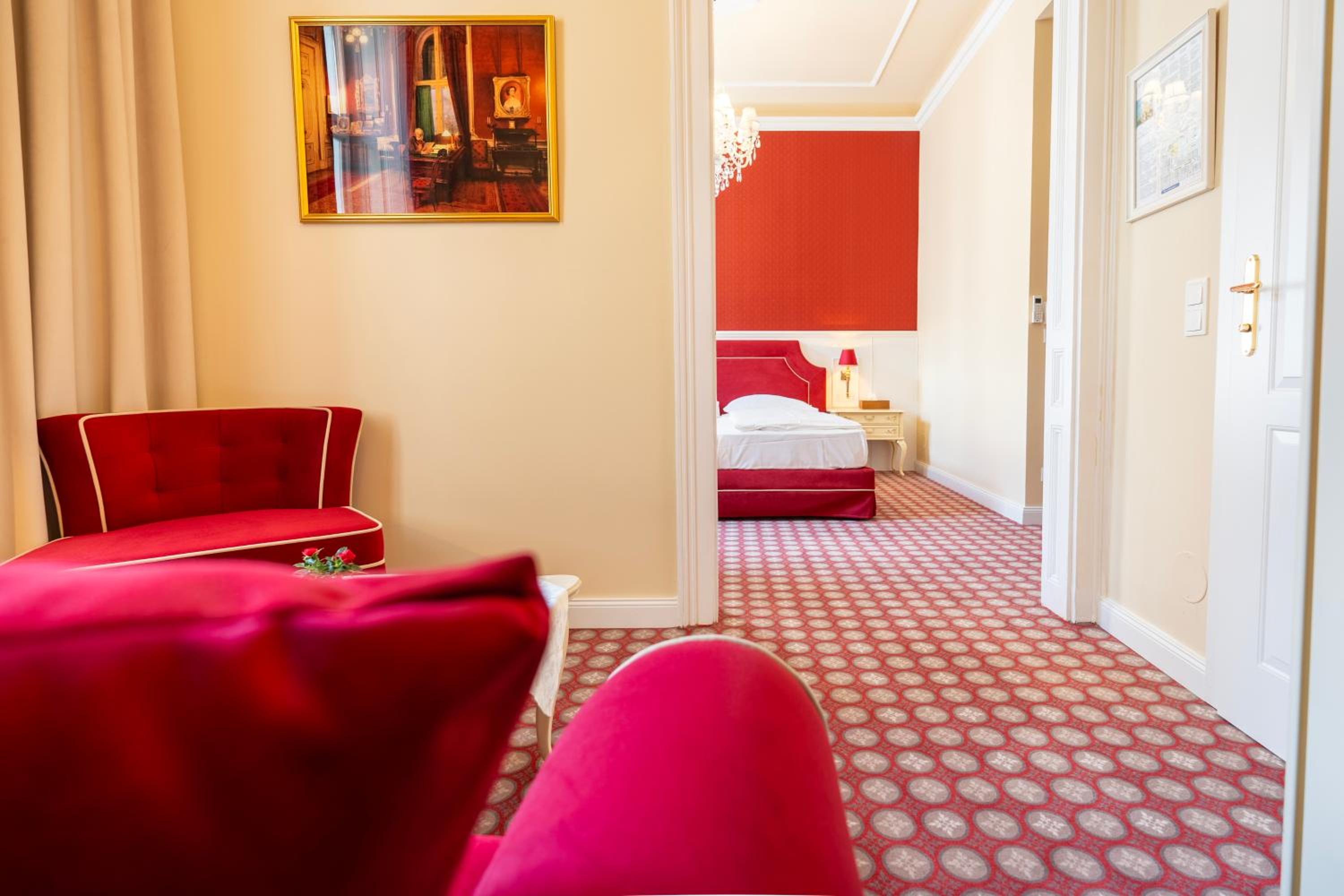 Large Double Room photo 1