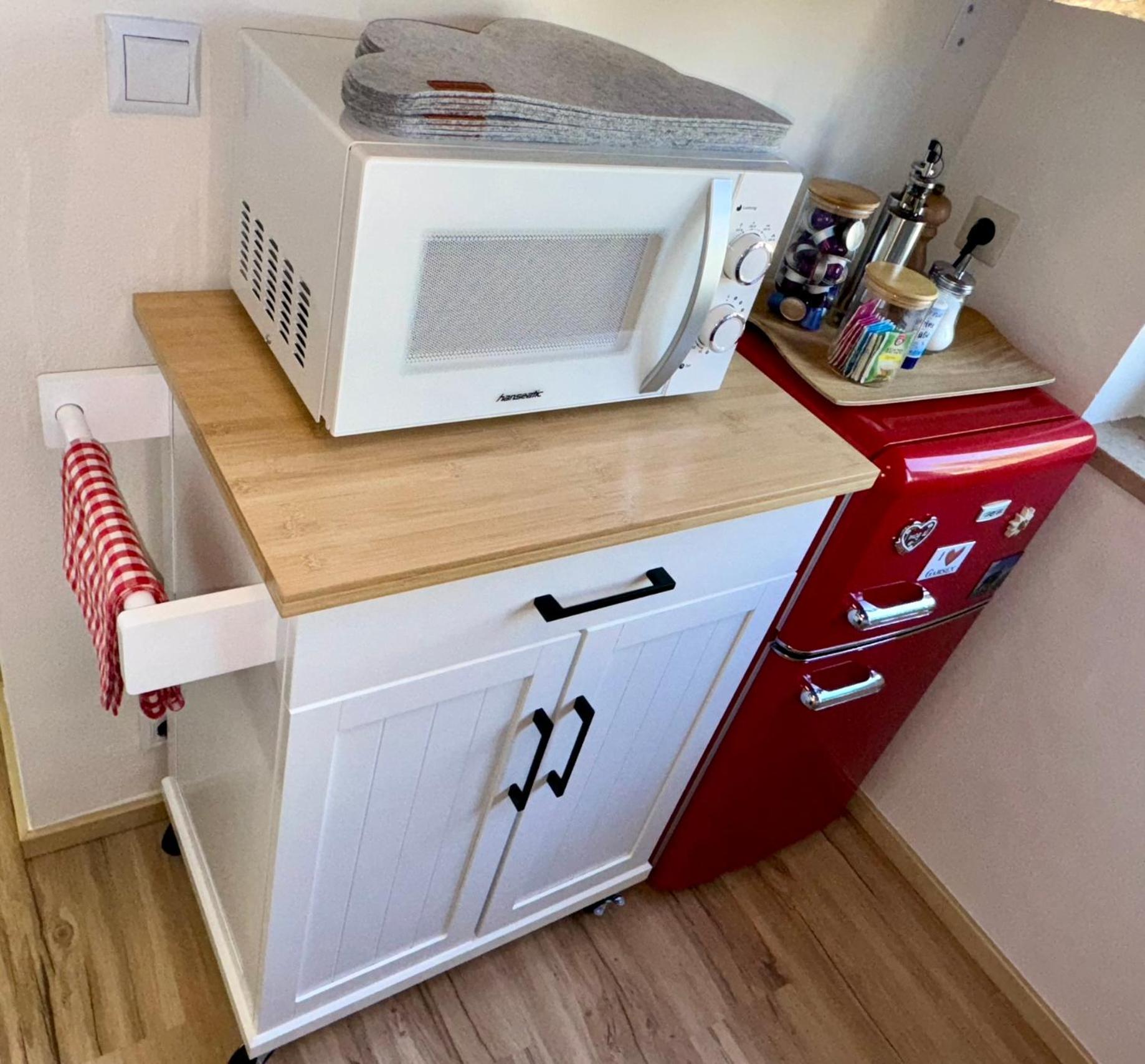 Two-Bedroom Apartment with Balcony photo 2