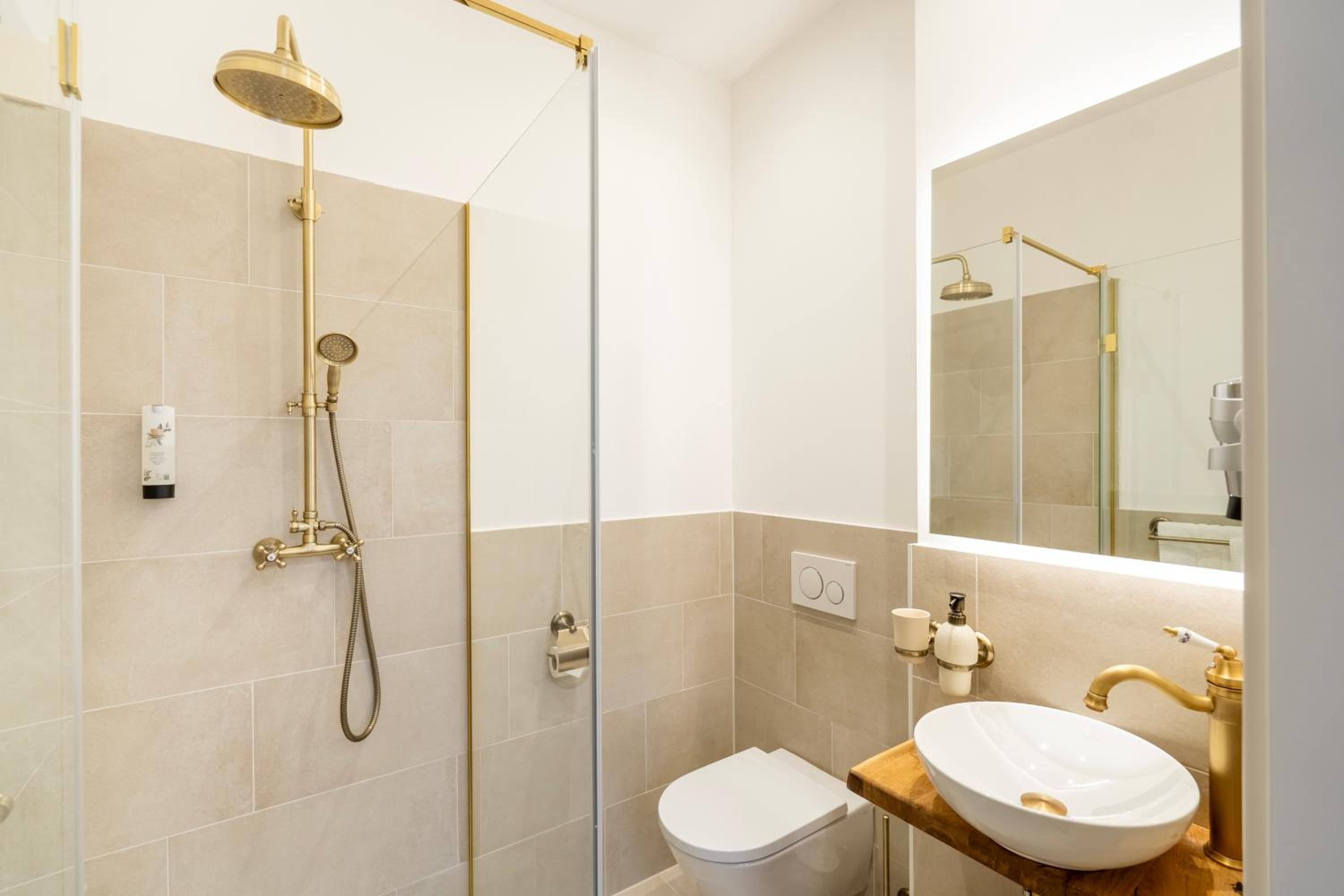 Single Room photo 2