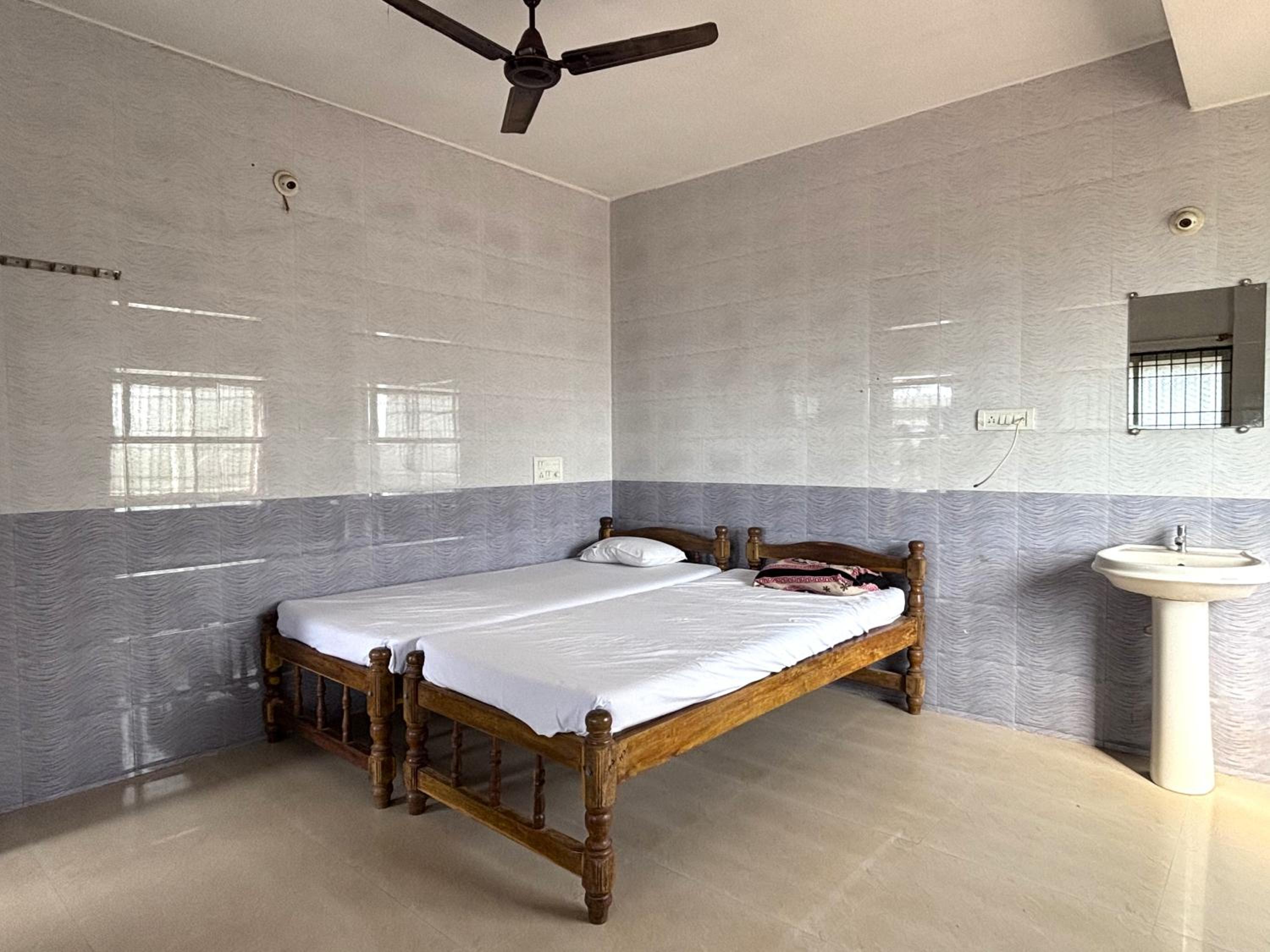 Budget Double Room photo 1