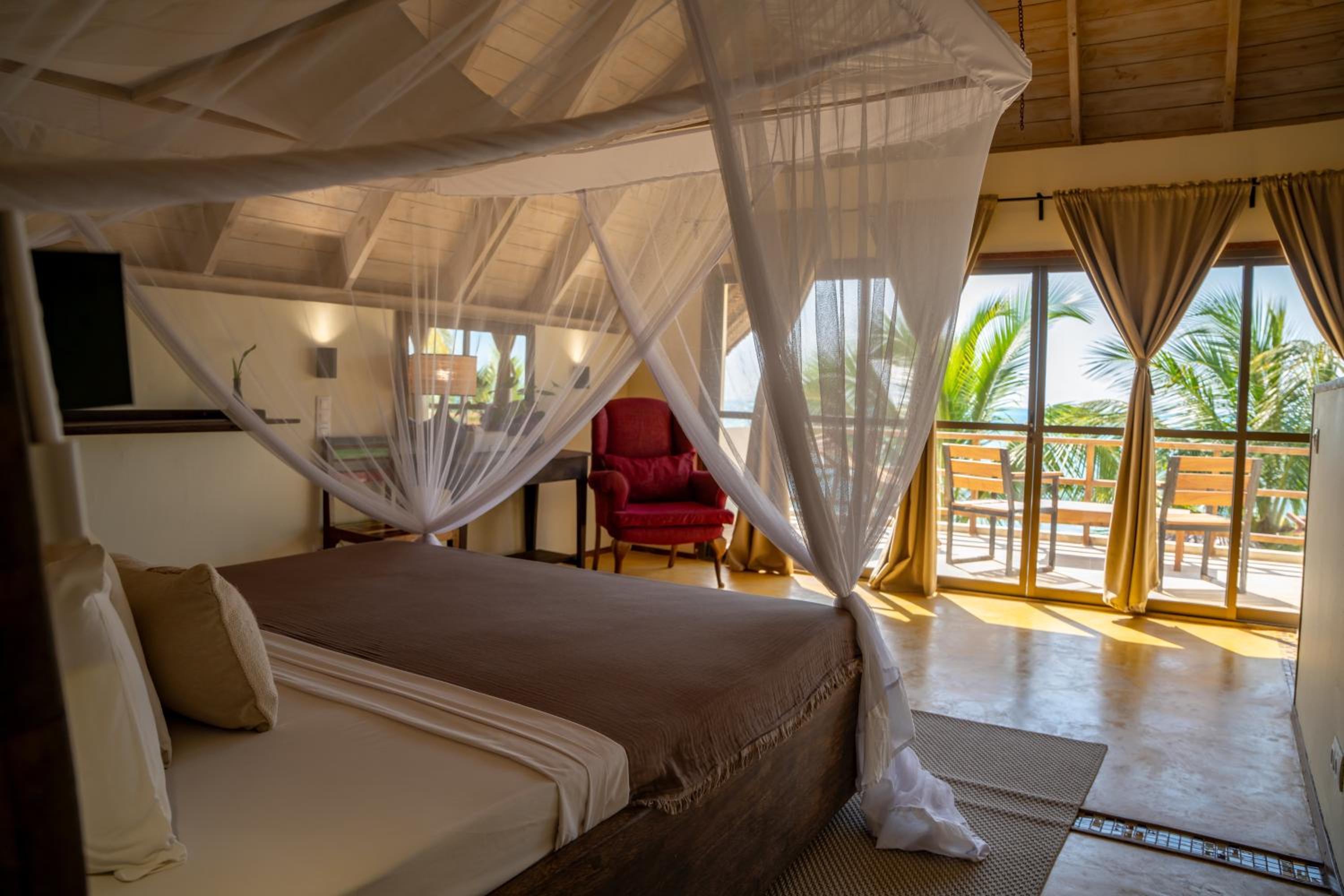 Three-Bedroom Deluxe Villa with Sea View
