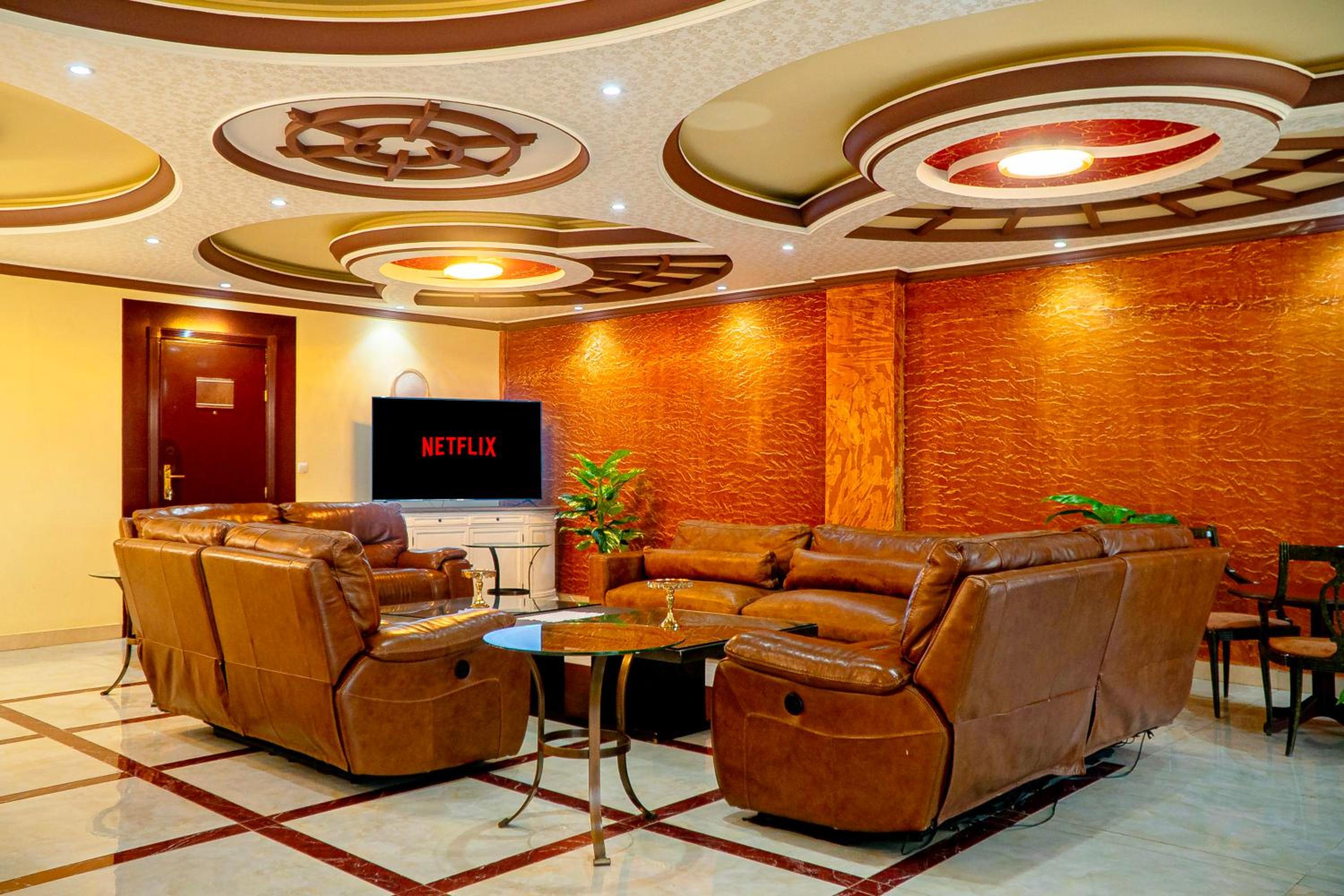 Deluxe Family Suite photo 1