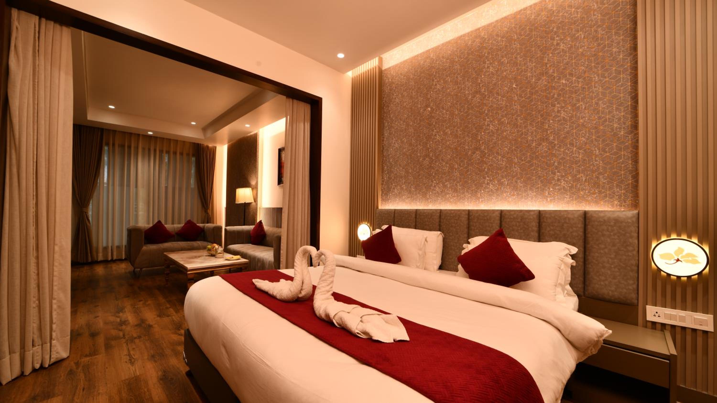 Suite - Photo 5