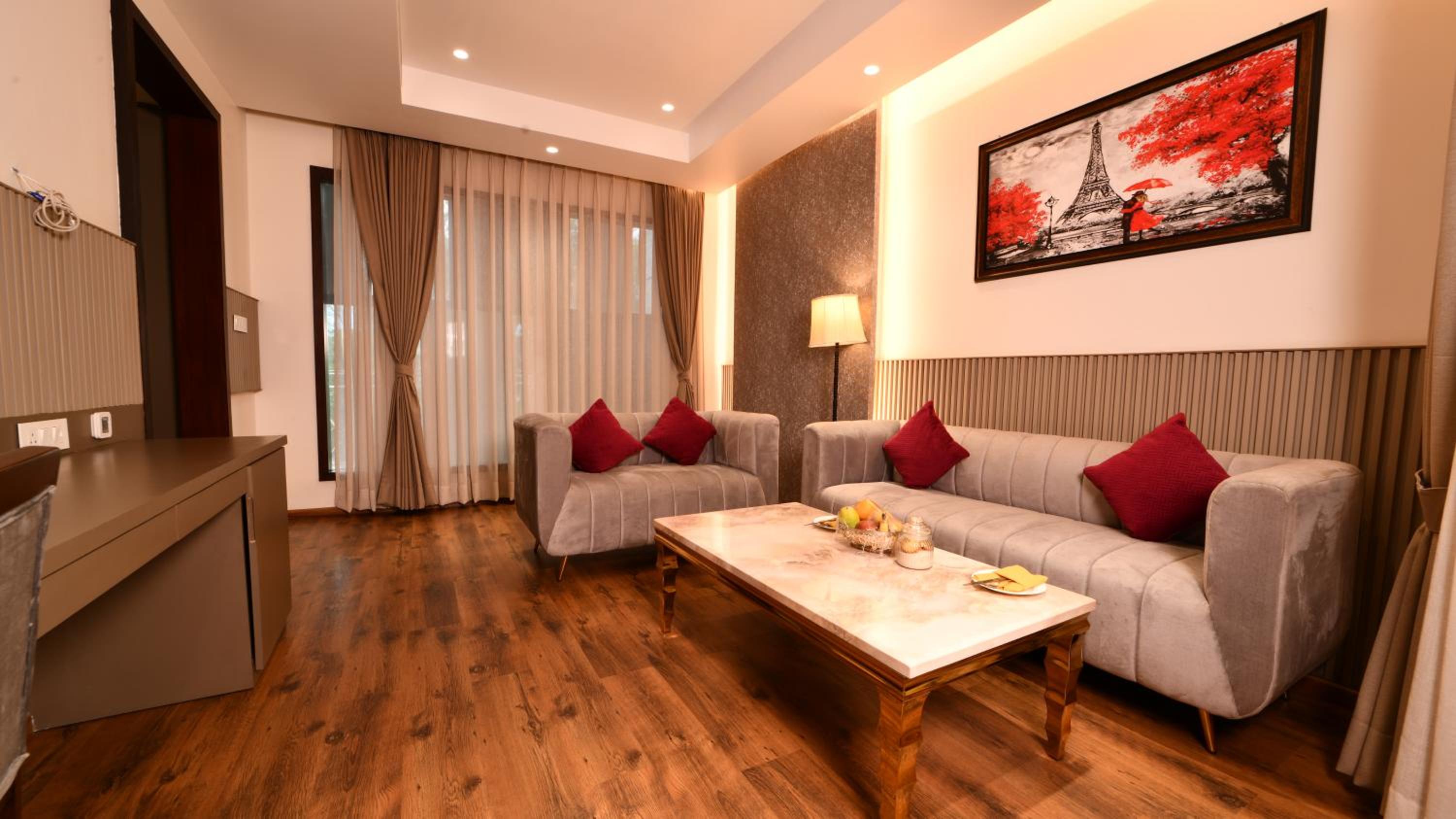 Suite - Photo 4